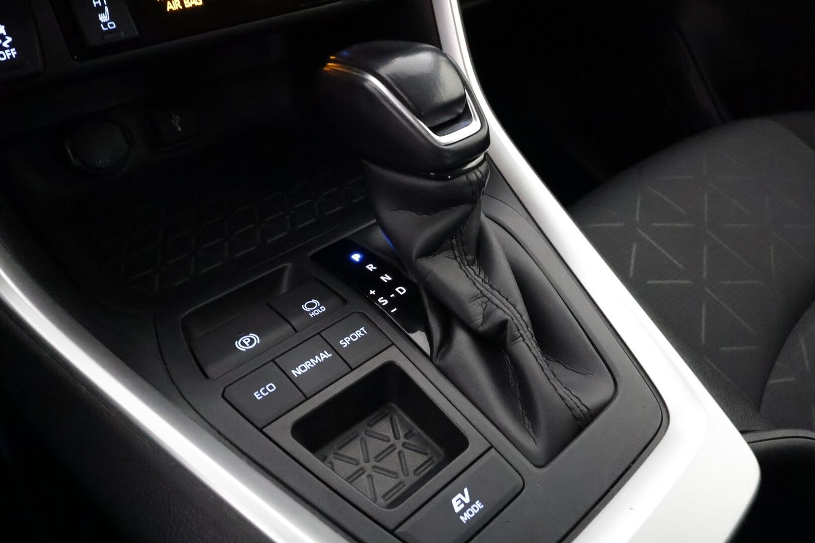 Toyota RAV4 2022 2,5 Hybrid Business Edition - | ACC | LED | P.Kamera | Navi | Kaistavahti | Keyless | Apple&Android | Sisätilanlämmitin | Ratinlämmitys | Merkkihuollot | Kahdet renkaat | 1-om Suomi-auto |