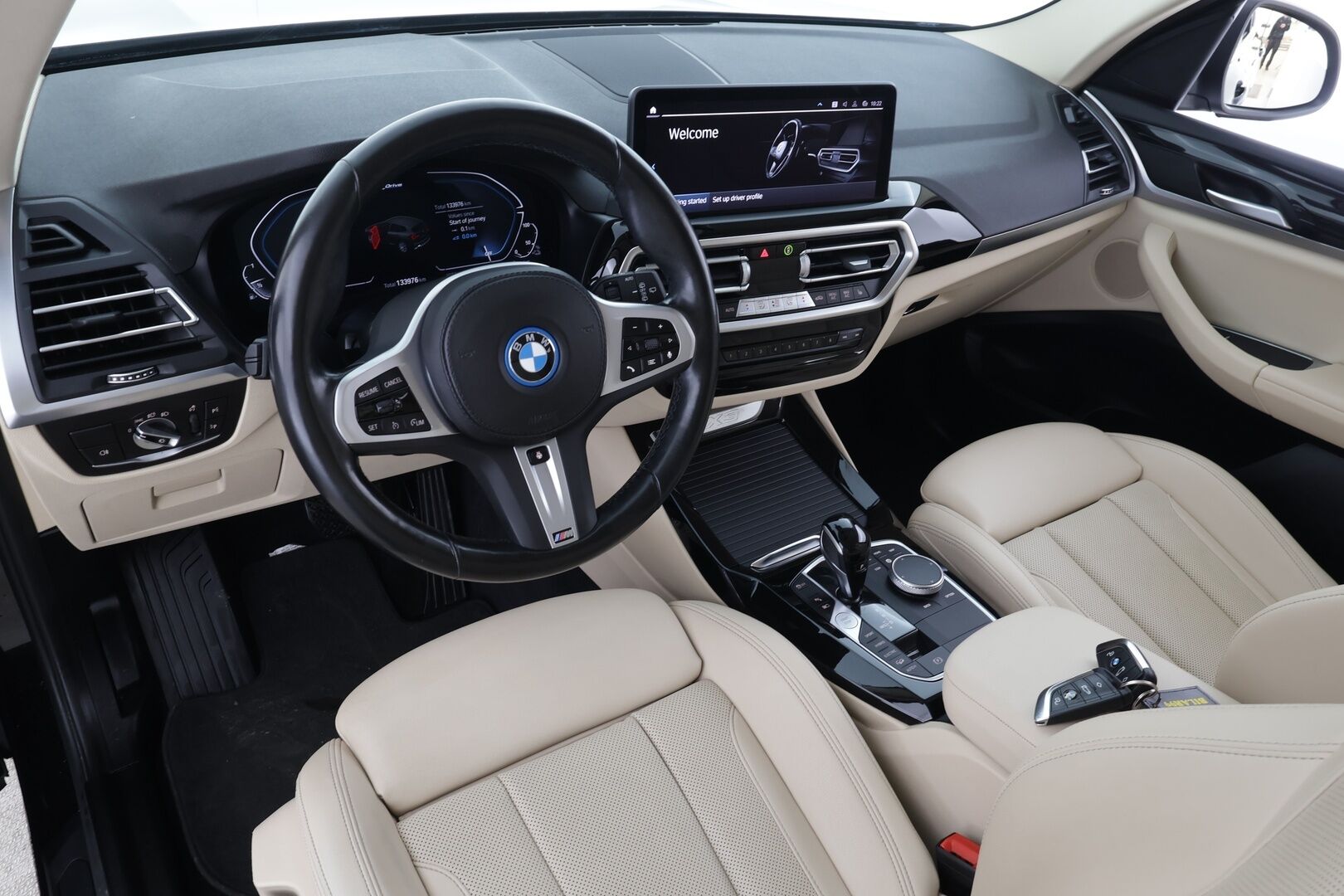 BMW X3 2023 G01 xDrive 30e A Charged Edition * Vakkari / P.kamera / Koukku / Hifi / Sporttinahat / Sähköluukku / LED / Navi * - 1.Om Suomi-auto / Akku kuntotarkastettu SoH 91,3% / Kahdet renkaat aluvanteilla 