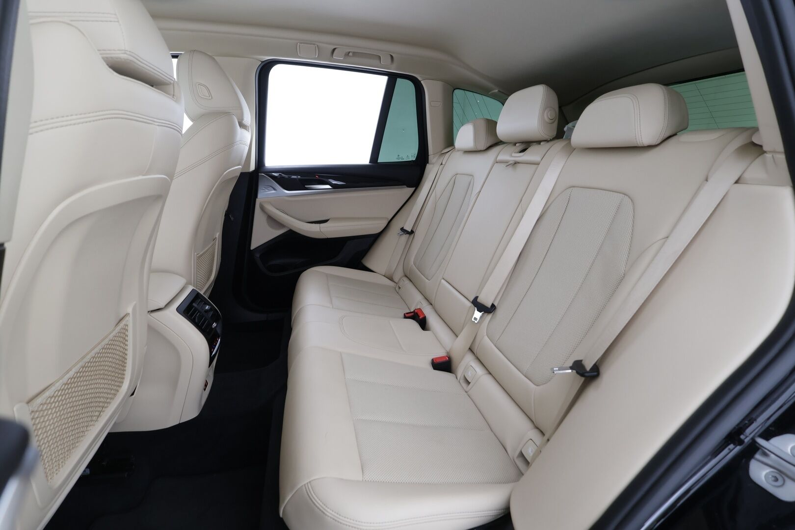 BMW X3 2023 G01 xDrive 30e A Charged Edition * Vakkari / P.kamera / Koukku / Hifi / Sporttinahat / Sähköluukku / LED / Navi * - 1.Om Suomi-auto / Akku kuntotarkastettu SoH 91,3% / Kahdet renkaat aluvanteilla 