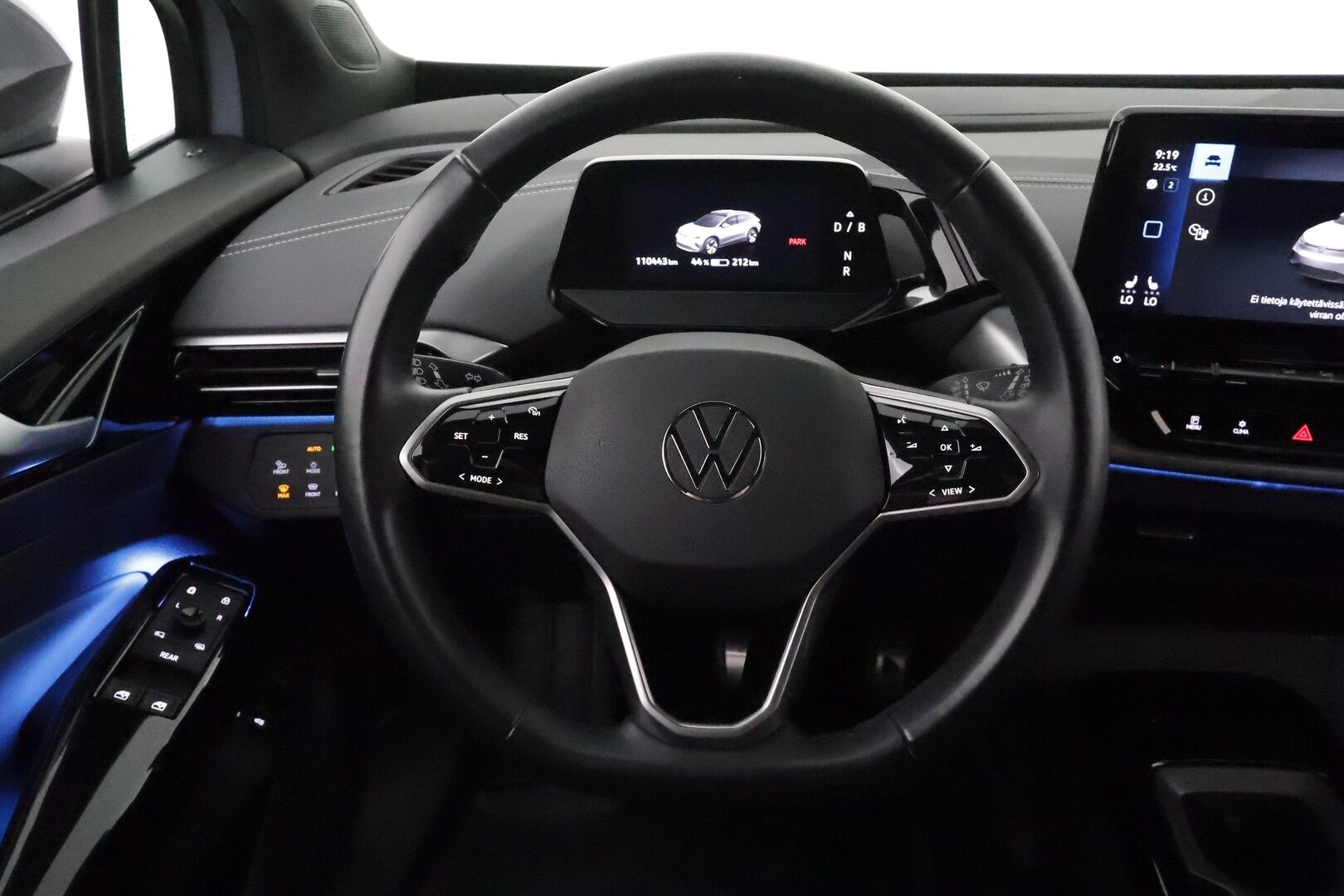 Volkswagen ID.4 2023 Pro Performance 150 kW **Lämpöpumppu / Koukku / Adapt.Vakkari / Matrix-LED / 360° / Hierovat Sportpenkit Muistilla** - 1-om Suomi-auto / Kahdet Renkaat
