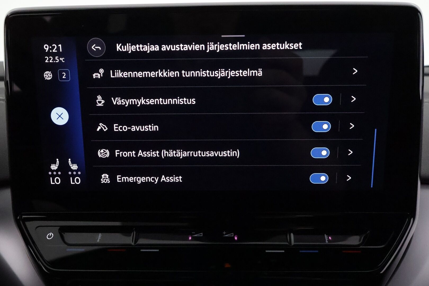 Volkswagen ID.4 2023 Pro Performance 150 kW **Lämpöpumppu / Koukku / Adapt.Vakkari / Matrix-LED / 360° / Hierovat Sportpenkit Muistilla** - 1-om Suomi-auto / Kahdet Renkaat