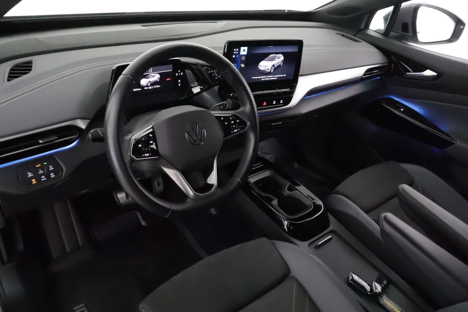 Volkswagen ID.4 2023 Pro Performance 150 kW **Lämpöpumppu / Koukku / Adapt.Vakkari / Matrix-LED / 360° / Hierovat Sportpenkit Muistilla** - 1-om Suomi-auto / Kahdet Renkaat