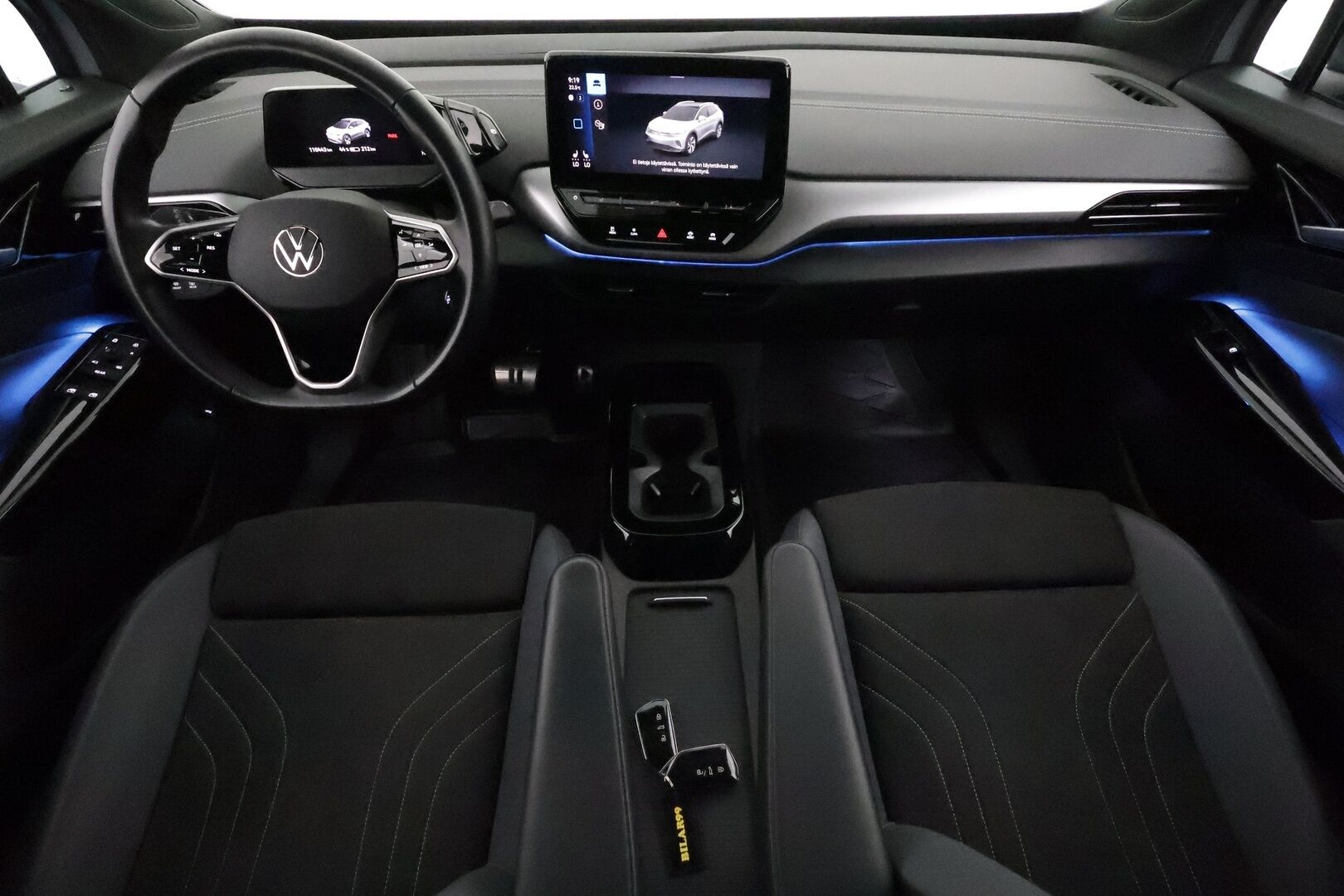 Volkswagen ID.4 2023 Pro Performance 150 kW **Lämpöpumppu / Koukku / Adapt.Vakkari / Matrix-LED / 360° / Hierovat Sportpenkit Muistilla** - 1-om Suomi-auto / Kahdet Renkaat