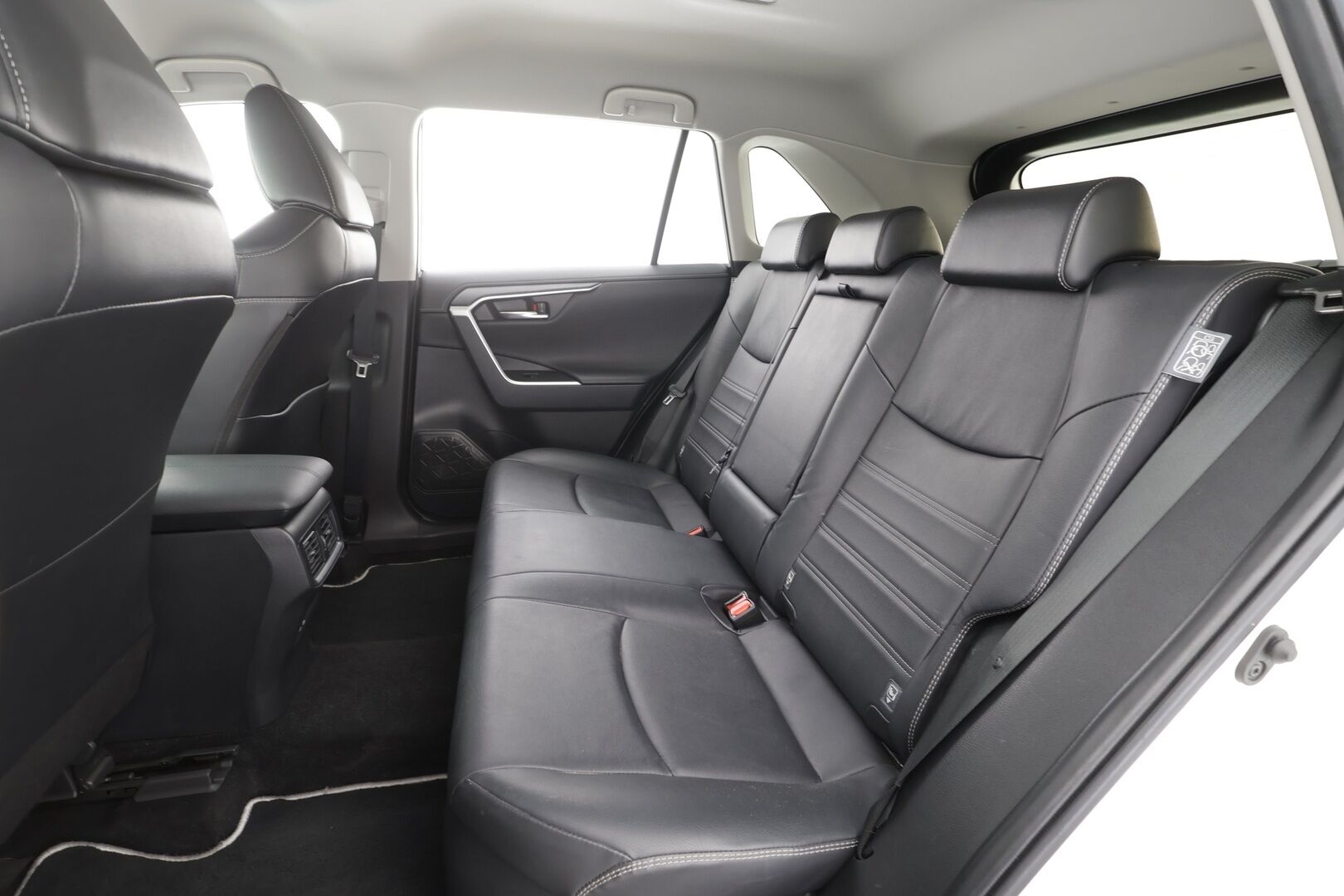 Toyota RAV4 2022 2,5 Hybrid AWD-i Premium - | ACC | Koukku | Lohko+Sisä | P.Kamera | Muistipenkki | LED | Nahat | Sähköluukku | Ratinlämmitin | Apple&Android | Keyless | ALV | Kahdet renkaat aluvanteilla | 
