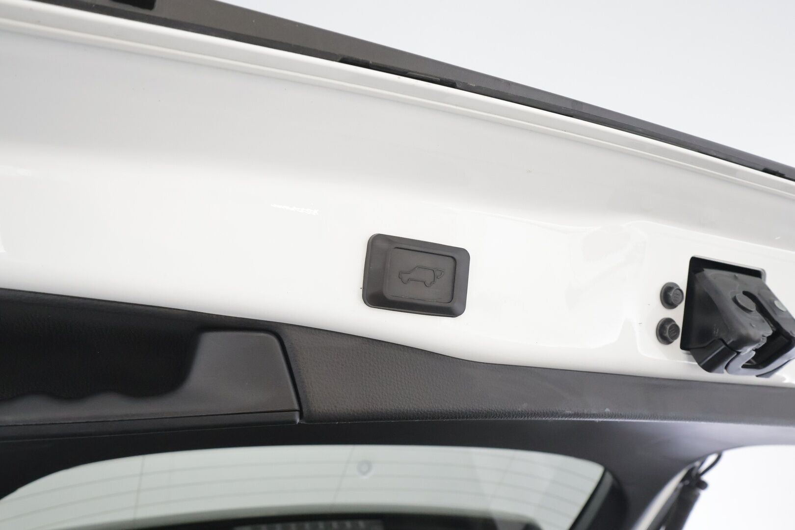 Toyota RAV4 2022 2,5 Hybrid AWD-i Premium - | ACC | Koukku | Lohko+Sisä | P.Kamera | Muistipenkki | LED | Nahat | Sähköluukku | Ratinlämmitin | Apple&Android | Keyless | ALV | Kahdet renkaat aluvanteilla | 