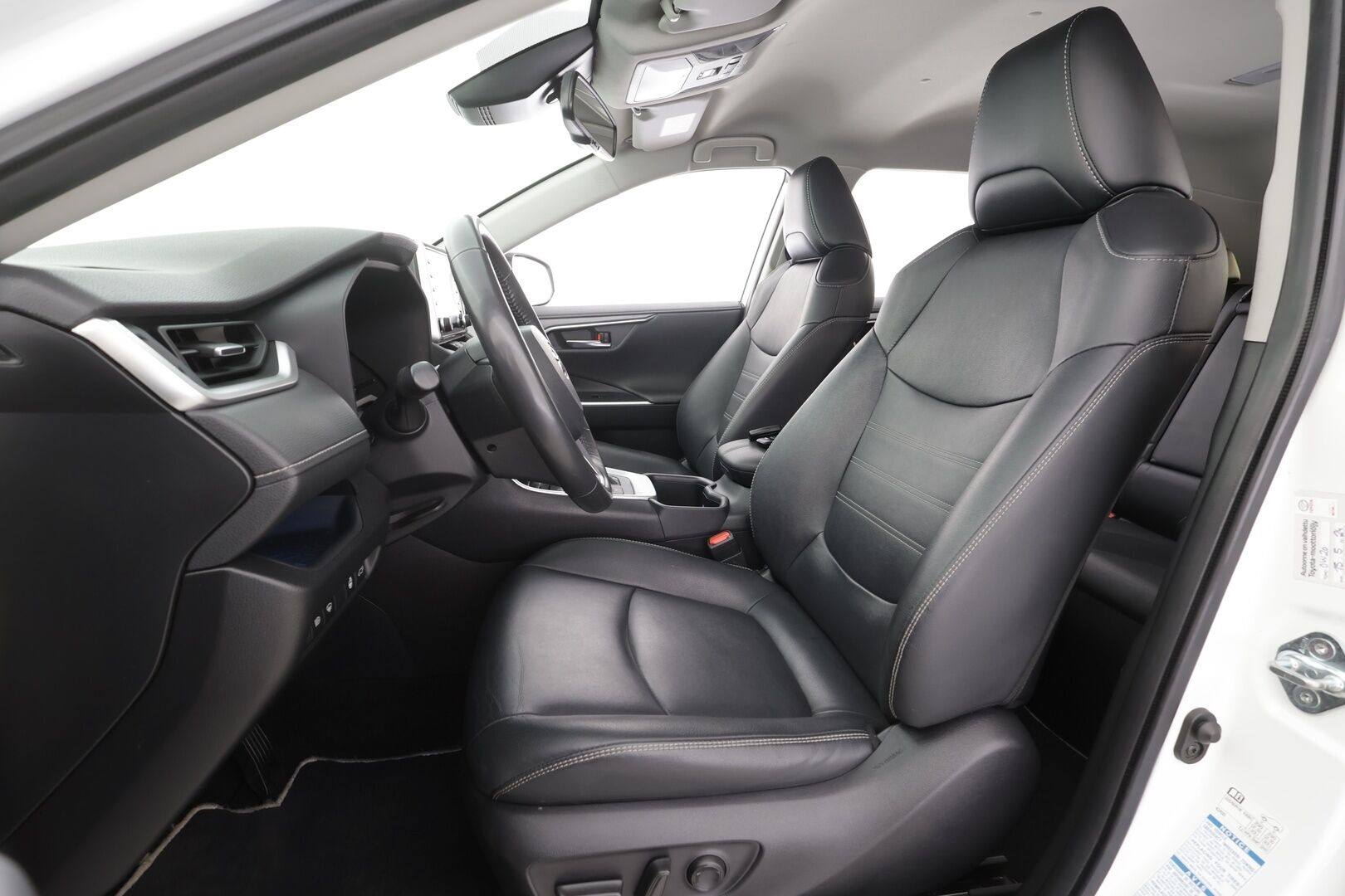 Toyota RAV4 2022 2,5 Hybrid AWD-i Premium - | ACC | Koukku | Lohko+Sisä | P.Kamera | Muistipenkki | LED | Nahat | Sähköluukku | Ratinlämmitin | Apple&Android | Keyless | ALV | Kahdet renkaat aluvanteilla | 