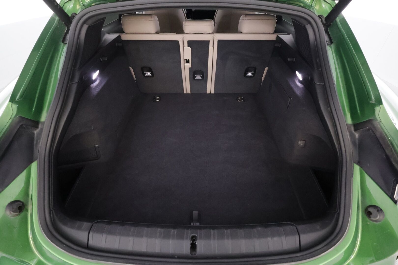 Porsche Taycan 2023 4 Cross Turismo * ACC / Sport Chrono / Lasikatto / PASM / PDLS+ / Comfort Access / Sound Package / ILP / Muistipenkit * - 1.Om Suomi-auto / Merkkihuollettu / Akku kuntotarkastettu! - HULLUT AVAJAISHULINAT KORKOTARJOUS 3,29 %