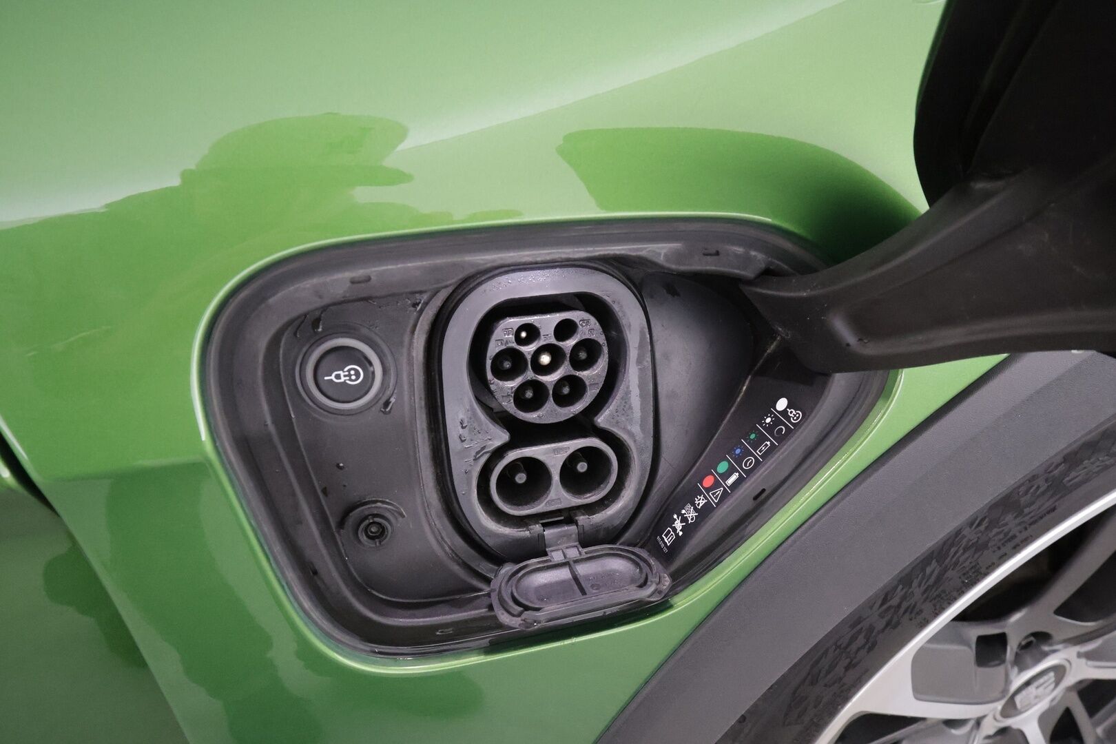 Porsche Taycan 2023 4 Cross Turismo * ACC / Sport Chrono / Lasikatto / PASM / PDLS+ / Comfort Access / Sound Package / ILP / Muistipenkit * - 1.Om Suomi-auto / Merkkihuollettu / Akku kuntotarkastettu! - HULLUT AVAJAISHULINAT KORKOTARJOUS 3,29 %