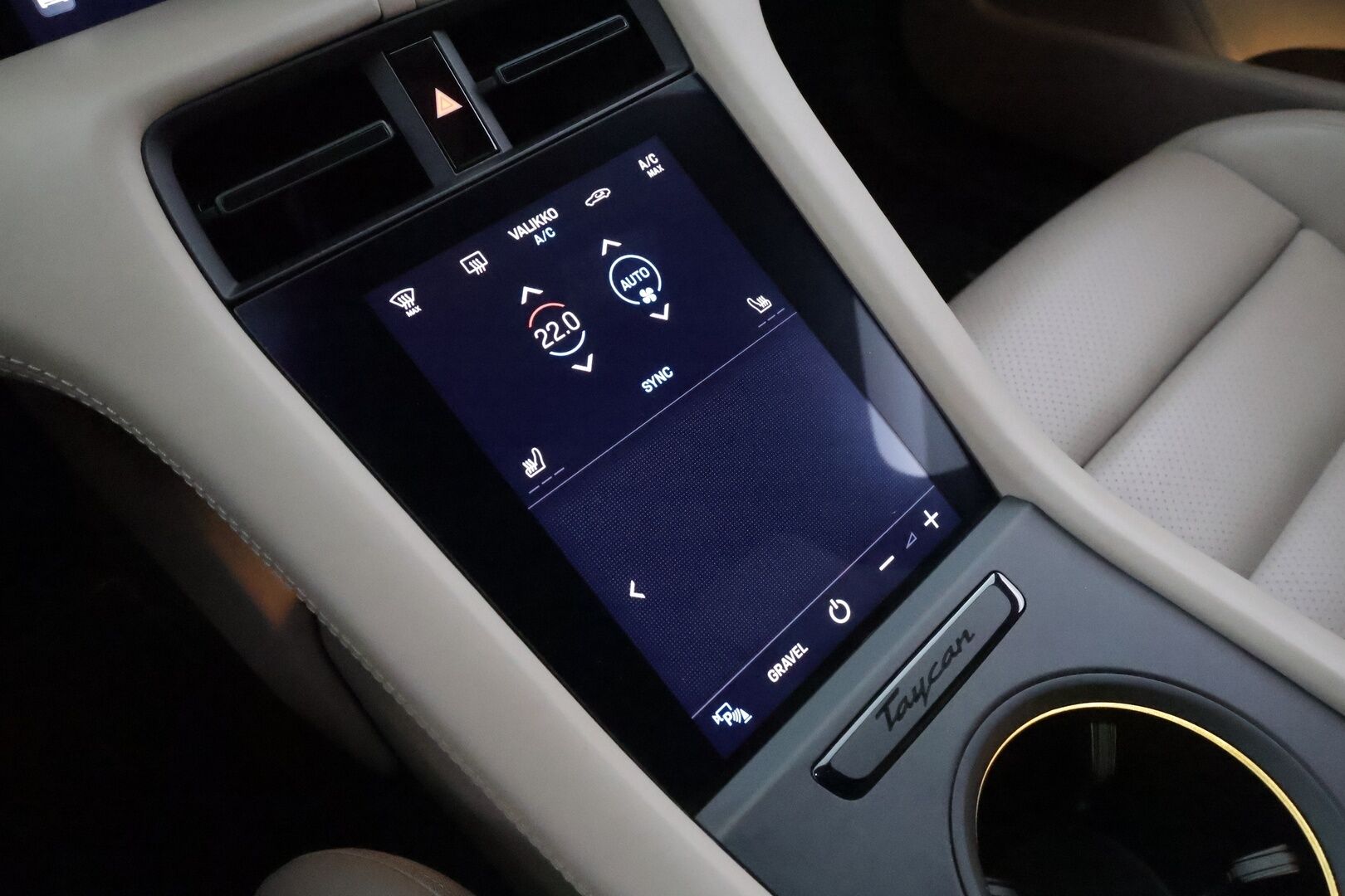 Porsche Taycan 2023 4 Cross Turismo * ACC / Sport Chrono / Lasikatto / PASM / PDLS+ / Comfort Access / Sound Package / ILP / Muistipenkit * - 1.Om Suomi-auto / Merkkihuollettu / Akku kuntotarkastettu!