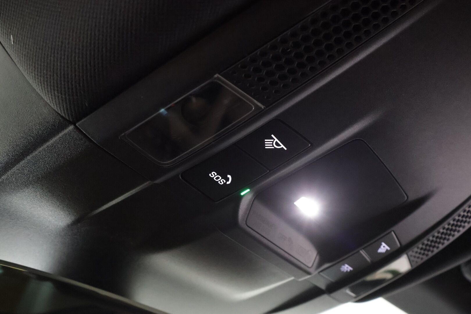 Porsche Taycan 2023 4 Cross Turismo * ACC / Sport Chrono / Lasikatto / PASM / PDLS+ / Comfort Access / Sound Package / ILP / Muistipenkit * - 1.Om Suomi-auto / Merkkihuollettu / Akku kuntotarkastettu! - HULLUT AVAJAISHULINAT KORKOTARJOUS 3,29 %