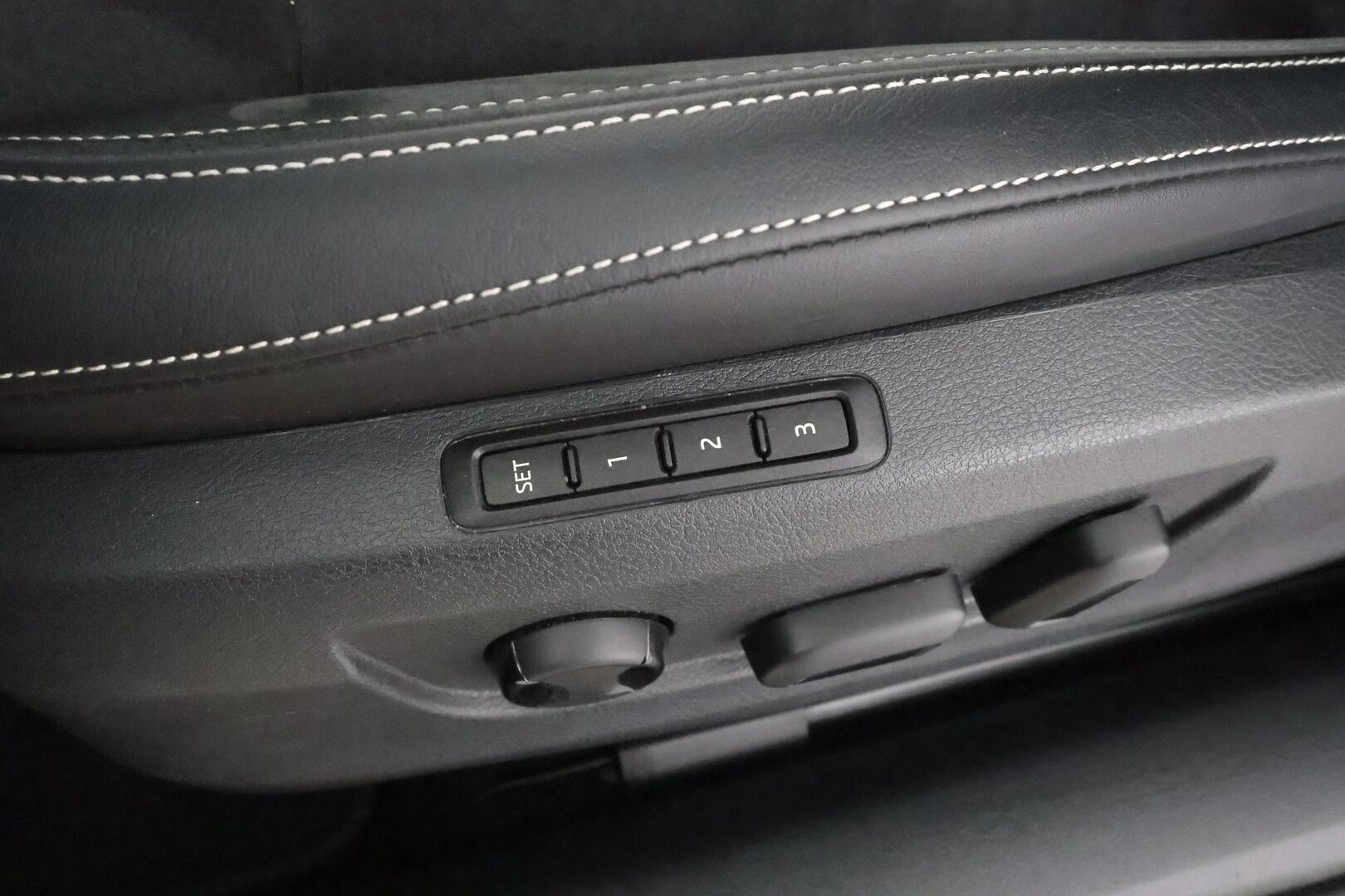 Skoda Superb 2023 Combi 1.4 TSI PHEV Style iV DSG Autom. - | ACC | Webasto | Koukku | Muistipenkit | P.kamera | LED | Puolinahat | Keyless | Apple&Android | 1.Om Suomi-auto | Kahdet Renkaat | Koti & Kauppalataus |