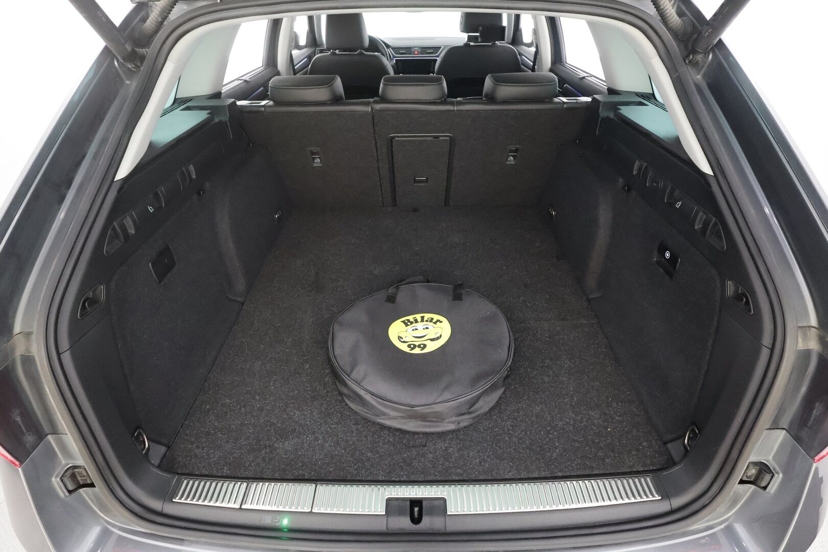 Skoda Superb 2023 Combi 1.4 TSI PHEV Style iV DSG Autom. - | ACC | Webasto | Koukku | Muistipenkit | P.kamera | LED | Puolinahat | Keyless | Apple&Android | 1.Om Suomi-auto | Kahdet Renkaat | Koti & Kauppalataus |