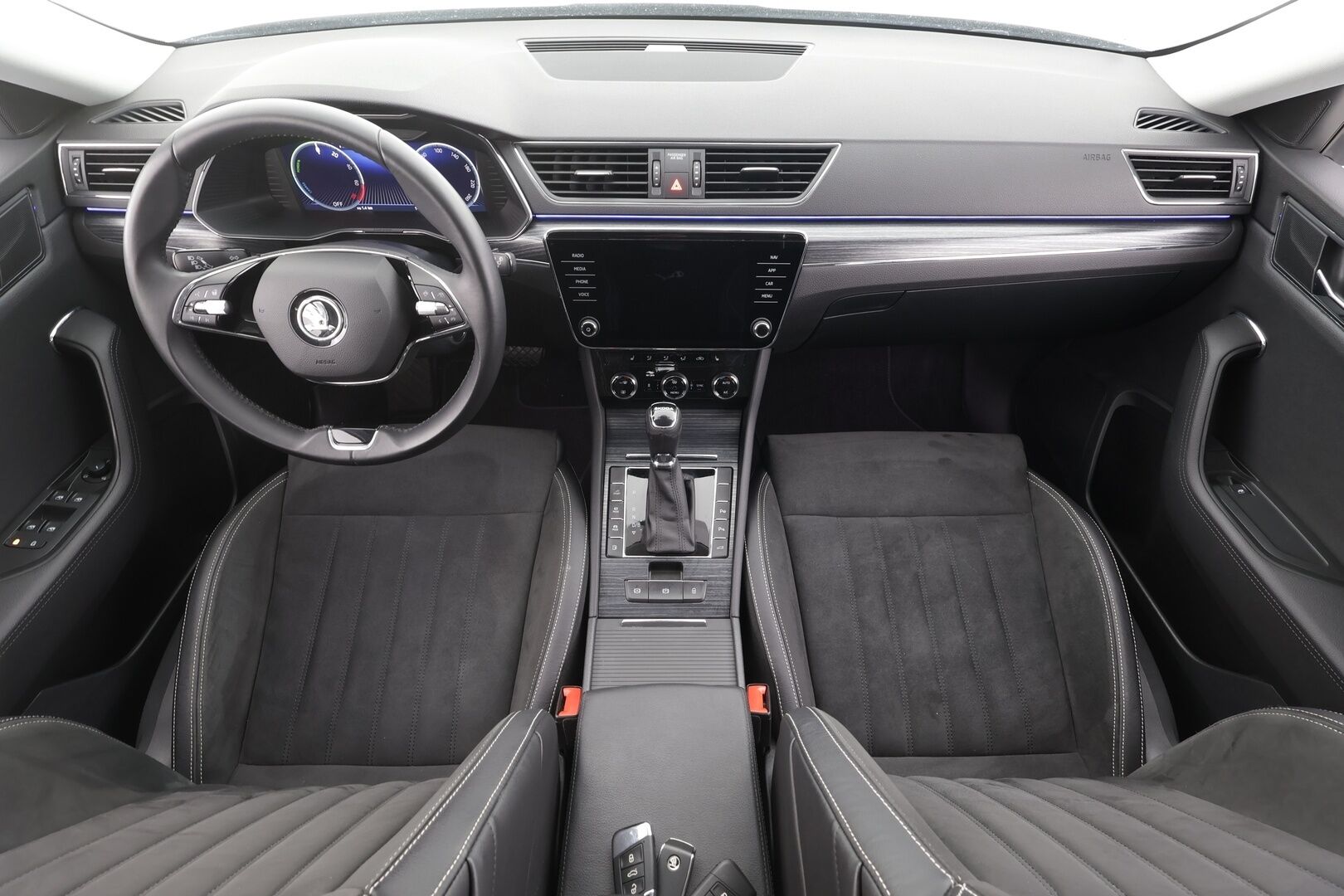 Skoda Superb 2023 Combi 1.4 TSI PHEV Style iV DSG Autom. - | ACC | Webasto | Koukku | Muistipenkit | P.kamera | LED | Puolinahat | Keyless | Apple&Android | 1.Om Suomi-auto | Kahdet Renkaat | Koti & Kauppalataus |