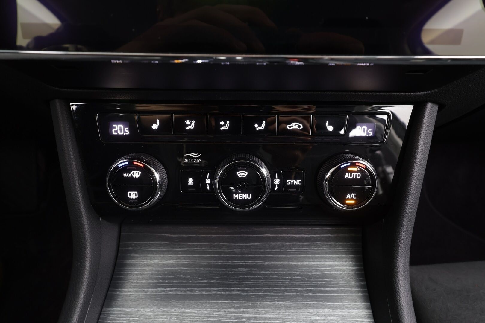 Skoda Superb 2023 Combi 1.4 TSI PHEV Style iV DSG Autom. - | ACC | Webasto | Koukku | Muistipenkit | P.kamera | LED | Puolinahat | Keyless | Apple&Android | 1.Om Suomi-auto | Kahdet Renkaat | Koti & Kauppalataus |