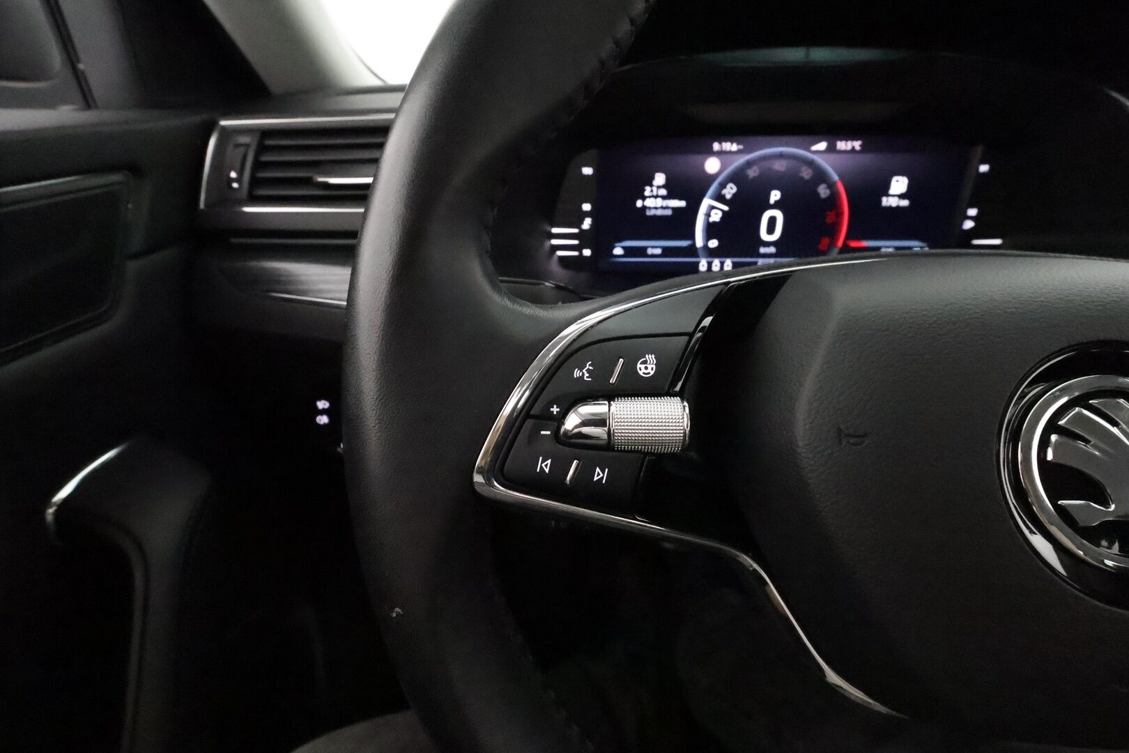 Skoda Superb 2023 1.5 TSI ACT Style BusinessLine DSG Autom. **Facelift / Webasto / Adapt.vakkari / Muistipenkit / P.kamera / Keyless** - 3,99 % KORKOTARJOUS TÄHÄN AUTOON - Suomi-auto / Merkkihuollettu