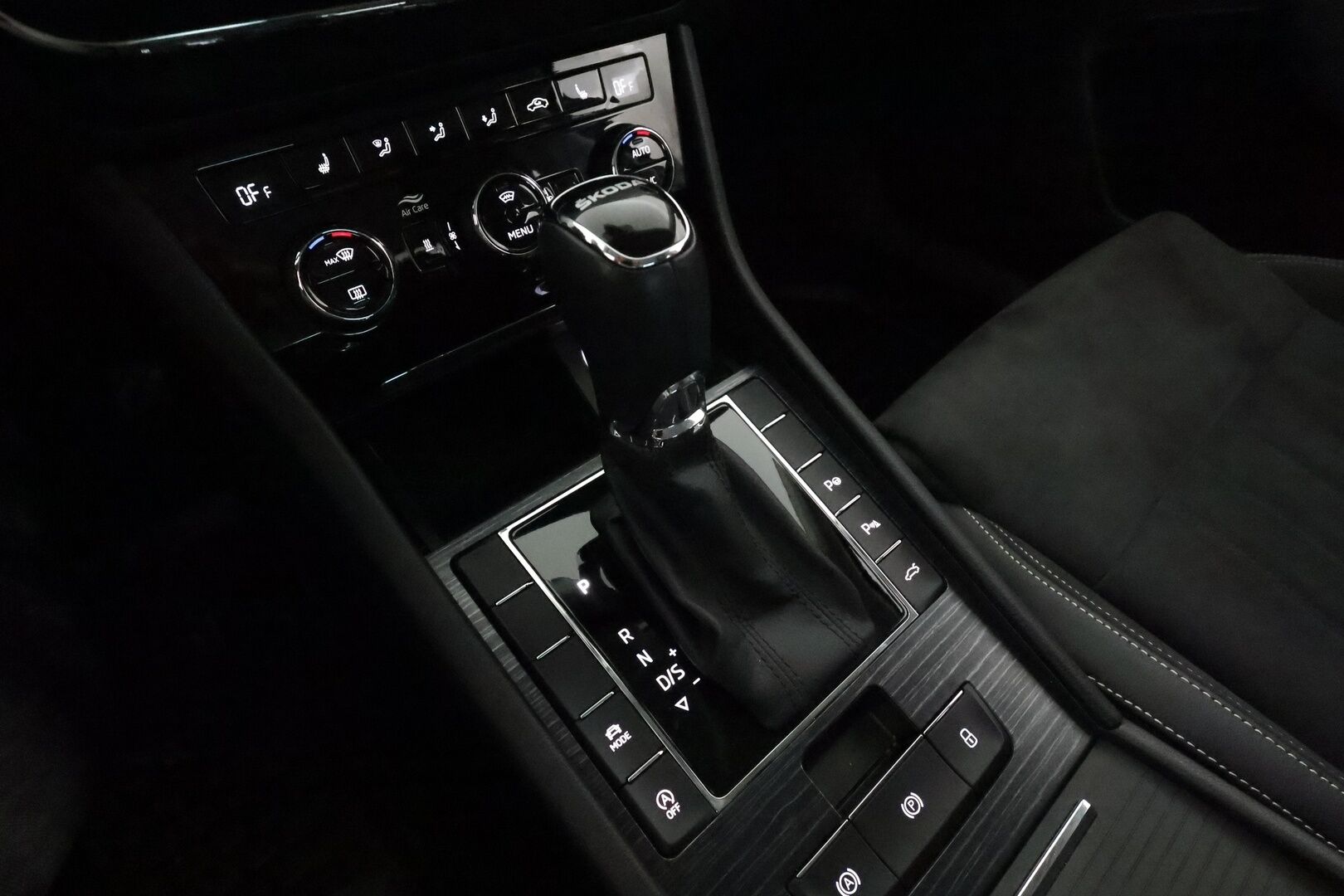 Skoda Superb 2023 1.5 TSI ACT Style BusinessLine DSG Autom. **Facelift / Webasto / Adapt.vakkari / Muistipenkit / P.kamera / Keyless** - 3,99 % KORKOTARJOUS TÄHÄN AUTOON - Suomi-auto / Merkkihuollettu