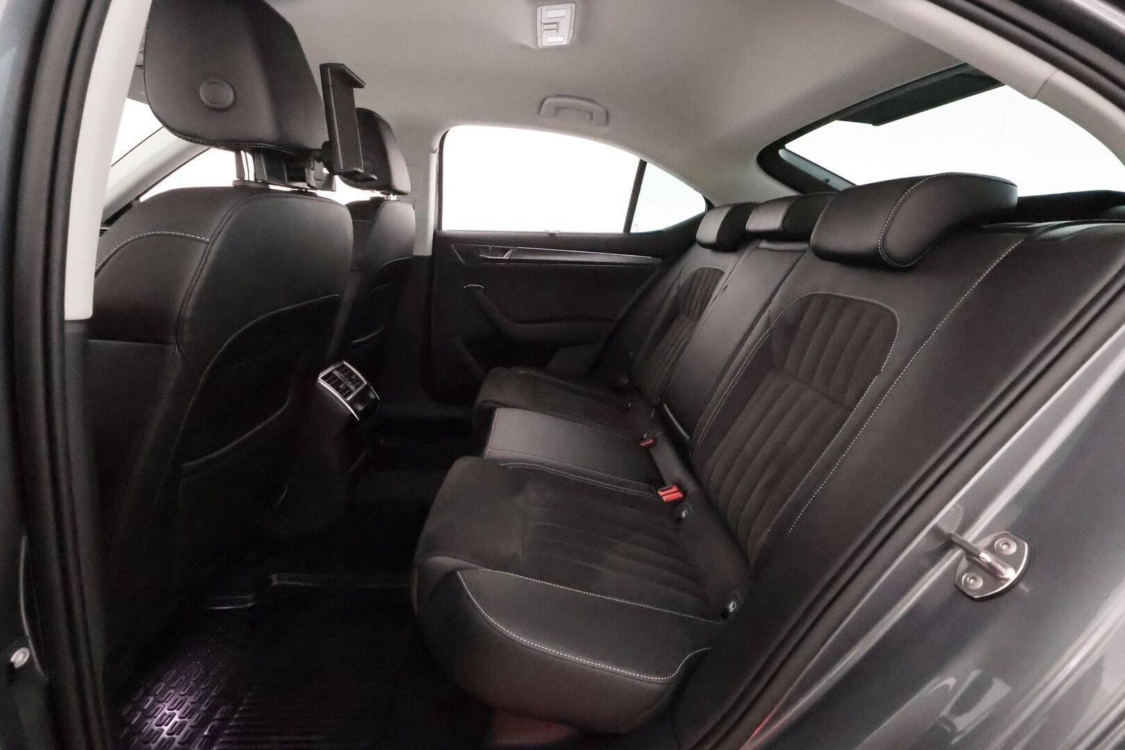 Skoda Superb 2023 1.5 TSI ACT Style BusinessLine DSG Autom. **Facelift / Webasto / Adapt.vakkari / Muistipenkit / P.kamera / Keyless** - 3,99 % KORKOTARJOUS TÄHÄN AUTOON - Suomi-auto / Merkkihuollettu