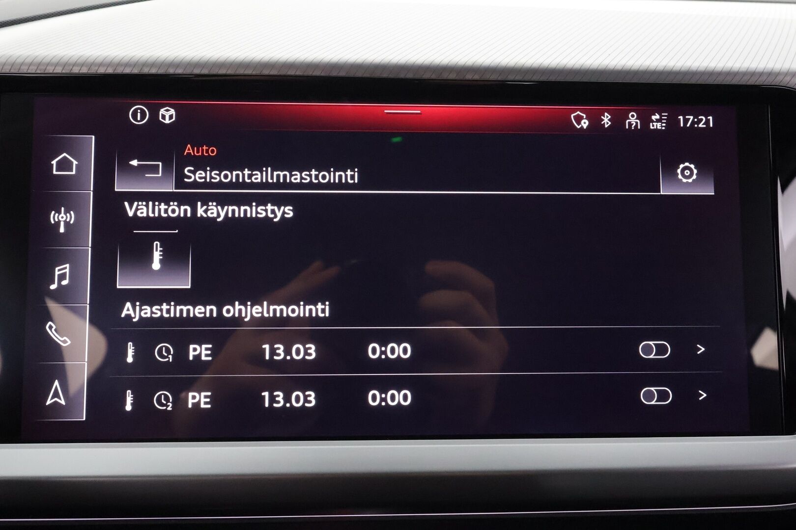 Audi Q4 e-tron 2023 45 e-tron quattro * ILP / Koukku / ACC / Matrix-LED / P.Kamera / Sportpenkit / Navi / Kaistavahti * - 1-om Suomi-auto / Kahdet renkaat aluvanteilla / 2x Latauskaapelit / Merkkihuollot