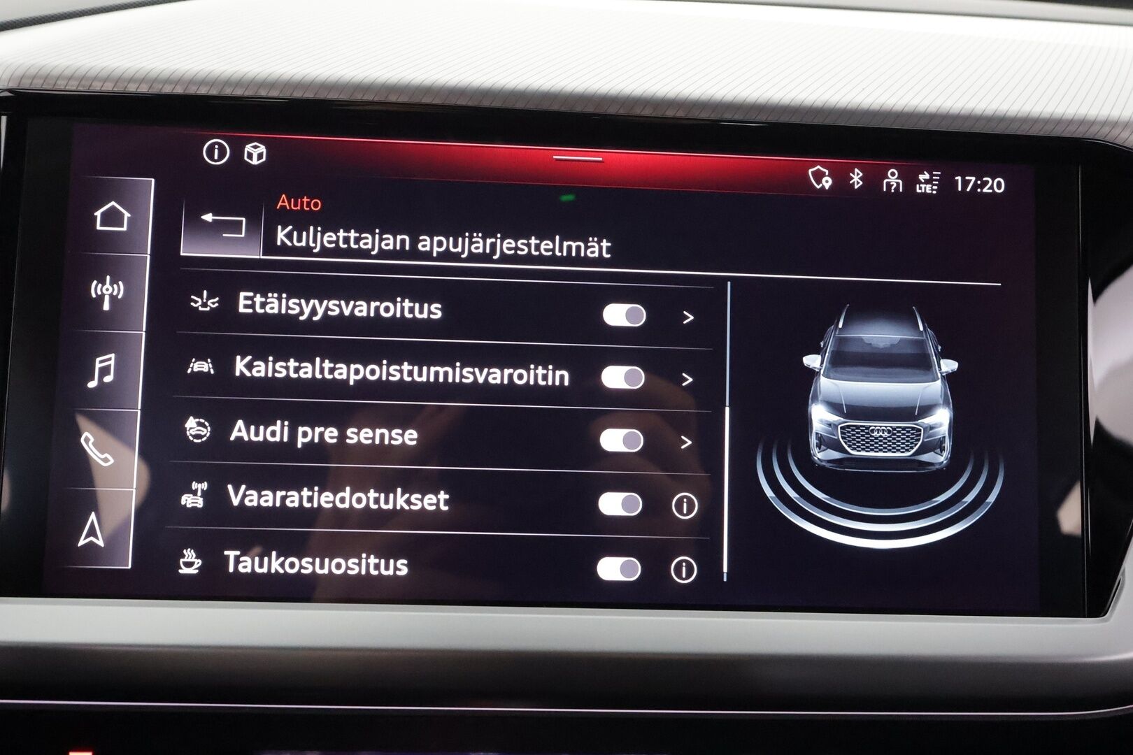 Audi Q4 e-tron 2023 45 e-tron quattro * ILP / Koukku / ACC / Matrix-LED / P.Kamera / Sportpenkit / Navi / Kaistavahti * - 1-om Suomi-auto / Kahdet renkaat aluvanteilla / 2x Latauskaapelit / Merkkihuollot