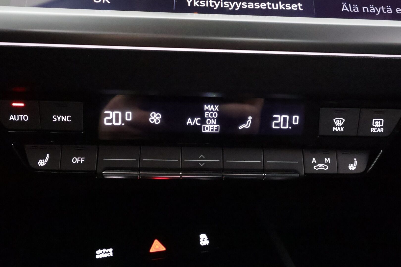 Audi Q4 e-tron 2023 45 e-tron quattro * ILP / Koukku / ACC / Matrix-LED / P.Kamera / Sportpenkit / Navi / Kaistavahti * - 1-om Suomi-auto / Kahdet renkaat aluvanteilla / 2x Latauskaapelit / Merkkihuollot