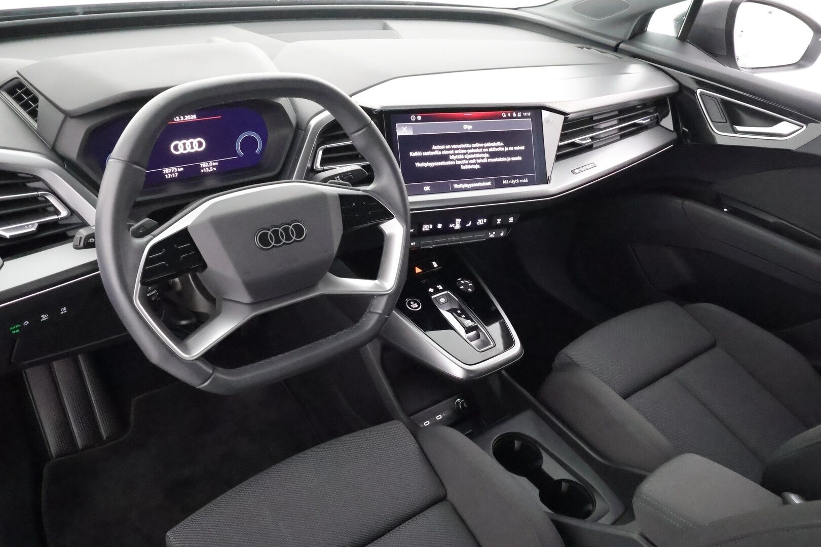 Audi Q4 e-tron 2023 45 e-tron quattro * ILP / Koukku / ACC / Matrix-LED / P.Kamera / Sportpenkit / Navi / Kaistavahti * - 1-om Suomi-auto / Kahdet renkaat aluvanteilla / 2x Latauskaapelit / Merkkihuollot