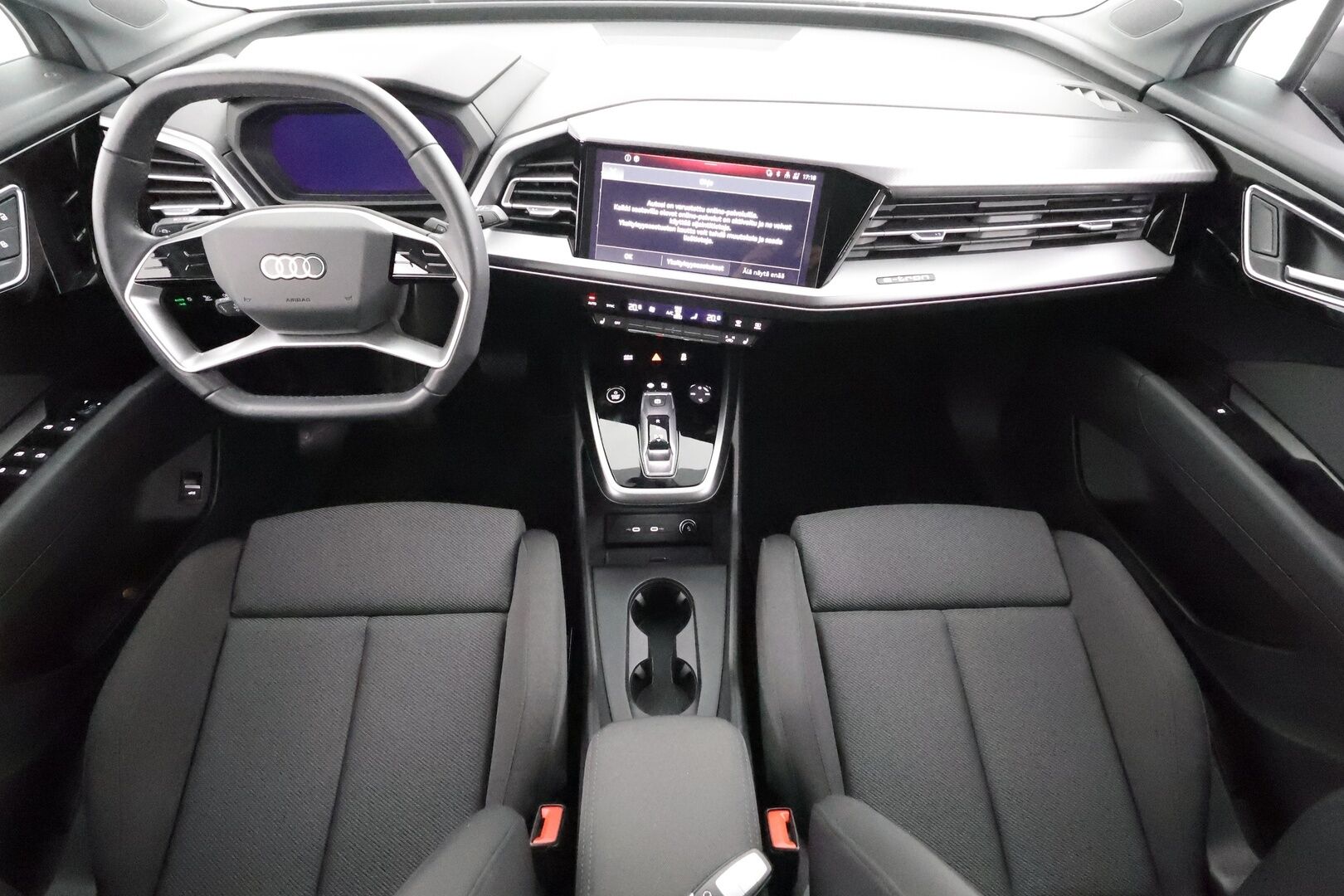 Audi Q4 e-tron 2023 45 e-tron quattro * ILP / Koukku / ACC / Matrix-LED / P.Kamera / Sportpenkit / Navi / Kaistavahti * - 1-om Suomi-auto / Kahdet renkaat aluvanteilla / 2x Latauskaapelit / Merkkihuollot