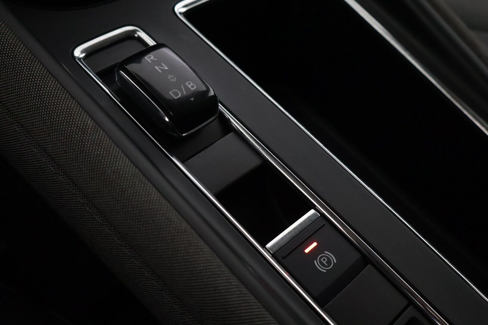 Skoda Enyaq 2023 80 iV - | ACC | ILP | Keylessgo | P-kamera | 2-om Suomi-auto | Apple&Android carplay | Merkkihuollot | Ratinlämmitin | LED | Puolinahat |