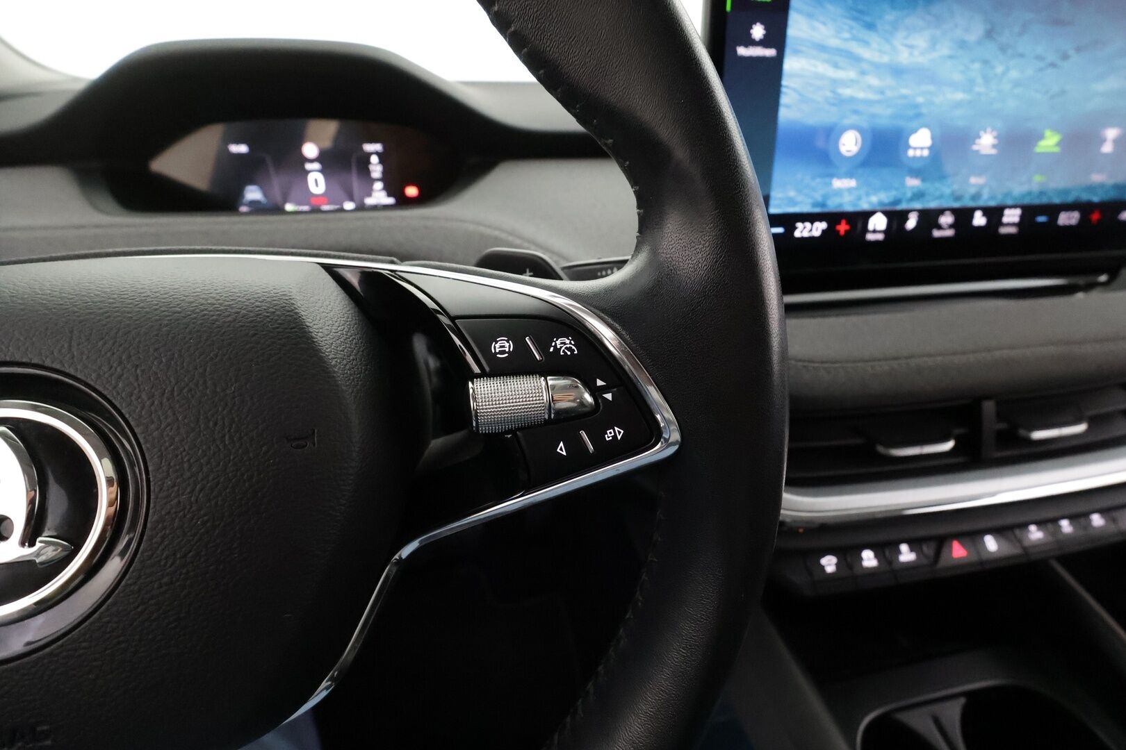 Skoda Enyaq 2023 80 iV * ACC / ILP / P.kamera / LED / Navi / Kaistavahti / Keyless * - 1-om Suomi-auto / Akku kuntotarkastettu / Kahdet renkaat aluvanteilla / Merkkihuollot