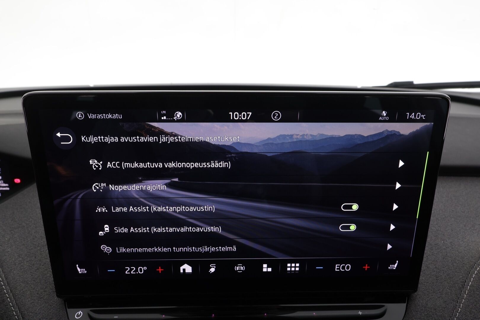 Skoda Enyaq 2023 80 iV * ACC / ILP / P.kamera / LED / Navi / Kaistavahti / Keyless * - 2-om Suomi-auto / Akku kuntotarkastettu / Kahdet renkaat aluvanteilla / Merkkihuollot
