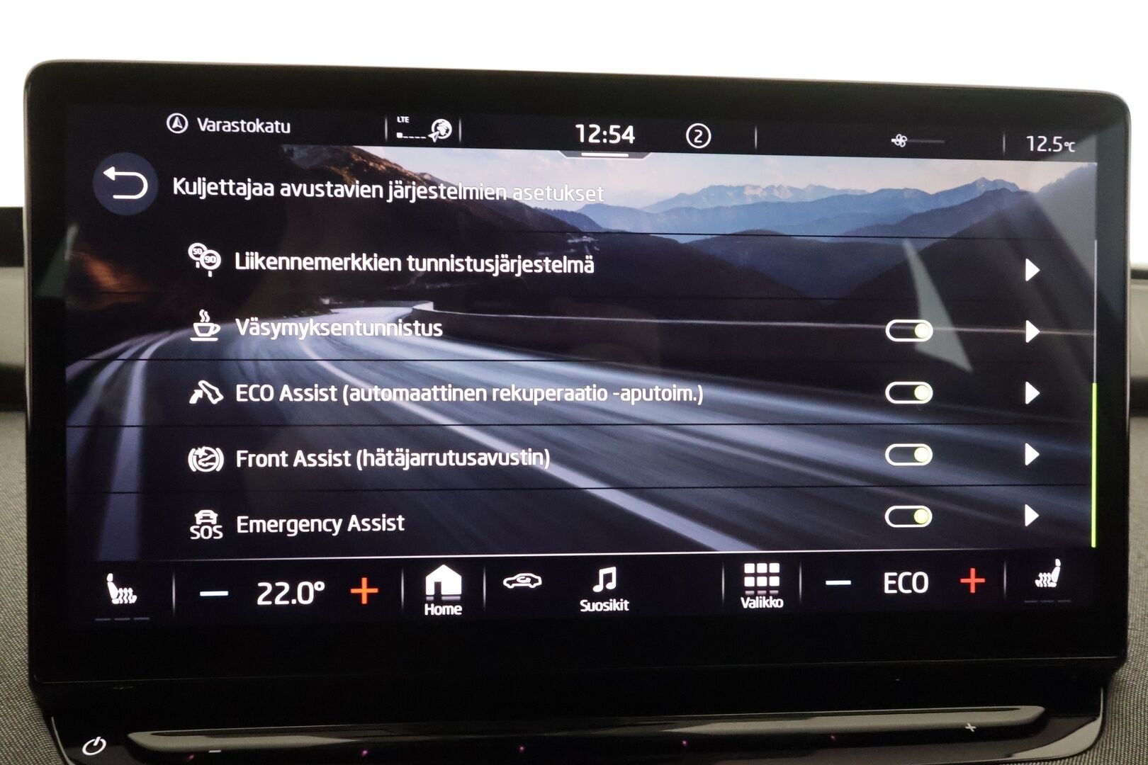 Skoda Enyaq 2023 80 Style iV - | ACC | ILP | Koukku | Canton | Muistipenkki | Matrix-LED | P.Kamera | Puolinahat | Ratinlämmitys | 1.Om Suomi-auto | Kahdet renkaat | Merkkihuollettu |