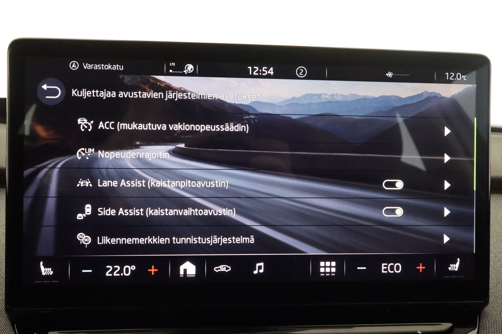 Skoda Enyaq 2023 80 Style iV - | ACC | ILP | Koukku | Canton | Muistipenkki | Matrix-LED | P.Kamera | Puolinahat | Ratinlämmitys | 1.Om Suomi-auto | Kahdet renkaat | Merkkihuollettu |