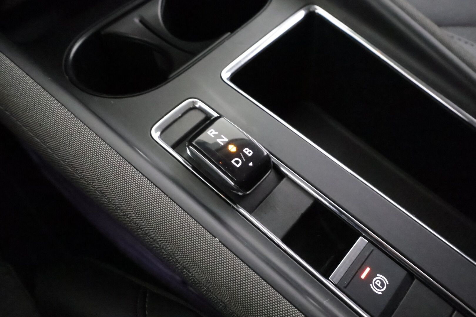 Skoda Enyaq 2023 80 Style iV - | ACC | ILP | Koukku | Canton | Muistipenkki | Matrix-LED | P.Kamera | Puolinahat | Ratinlämmitys | 1.Om Suomi-auto | Kahdet renkaat | Merkkihuollettu |