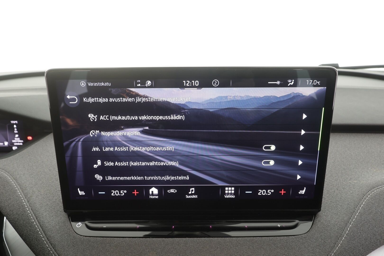 Skoda Enyaq 2023 80 iV - | ACC | ILP | Puolinahat | 360° | Lane Assist | Side Assist | Keyless | LED | Lämm. ratti | Sähk. takaluukku | 1-om suomiauto | 2x renkaat aluin | 