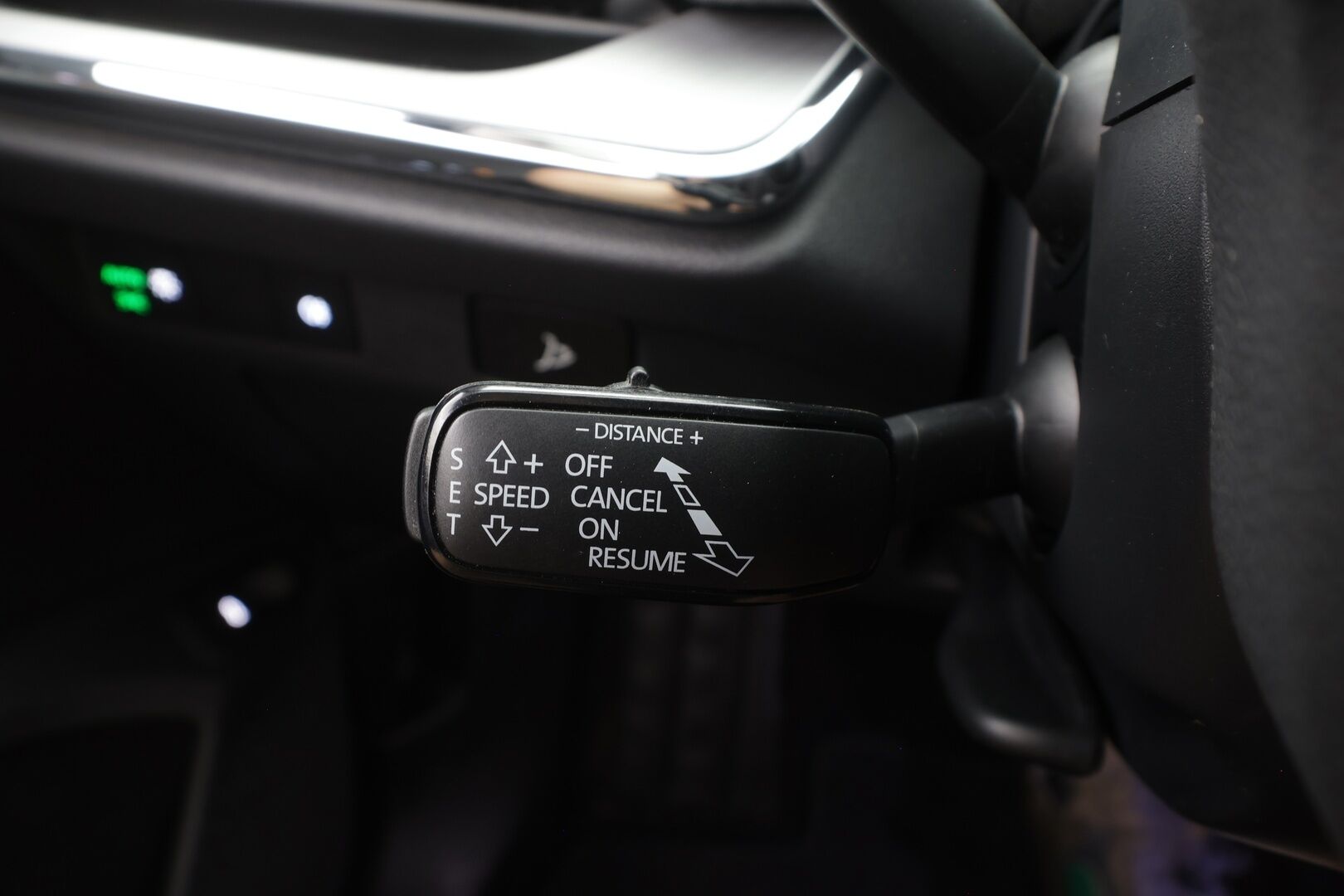 Skoda Enyaq 2023 80 iV - | ACC | ILP | Puolinahat | 360° | Lane Assist | Side Assist | Keyless | LED | Lämm. ratti | Sähk. takaluukku | 1-om suomiauto | 2x renkaat aluin | 