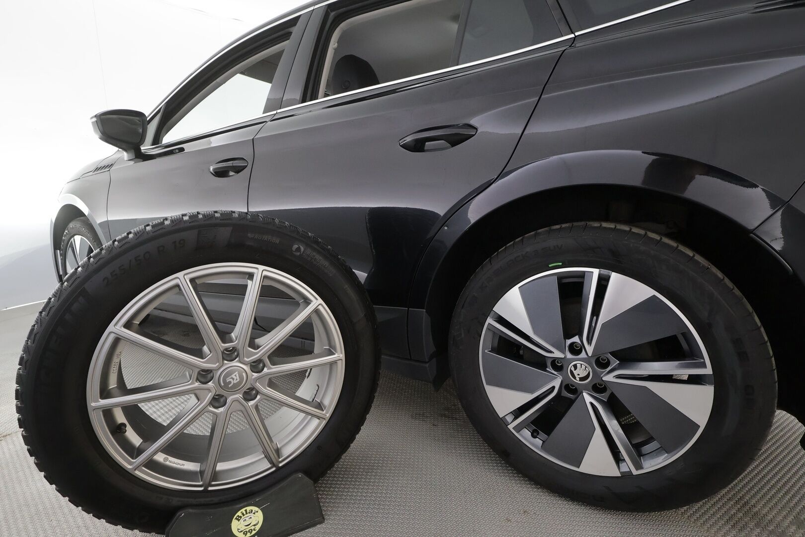 Skoda Enyaq 2023 80 iV - | ACC | ILP | Puolinahat | 360° | Lane Assist | Side Assist | Keyless | LED | Lämm. ratti | Sähk. takaluukku | 1-om suomiauto | 2x renkaat aluin | 
