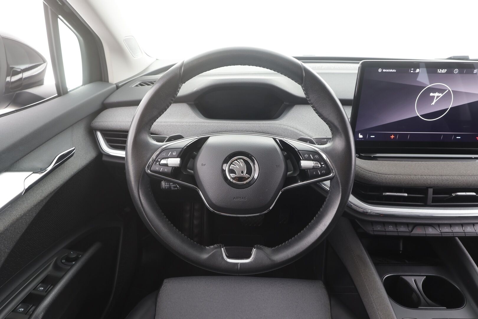 Skoda Enyaq 2023 80 iV - | ACC | ILP | Puolinahat | 360° | Lane Assist | Side Assist | Keyless | LED | Lämm. ratti | Sähk. takaluukku | 1-om suomiauto | 2x renkaat aluin | 