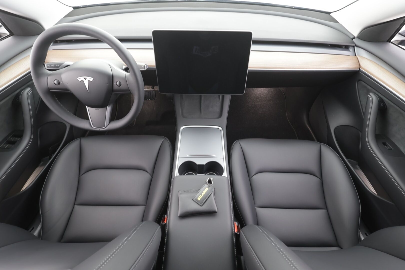 Tesla Model 3 2023 Long Range - | ILP | ACC | Lasikatto | Matrix-LED | P.Kamera | Muistipenkki | Premium Audio | Kaistavahti | Navi | Keyless | 1-om Suomi-auto | 2x Latauskaapelit | Kahdet renkaat |