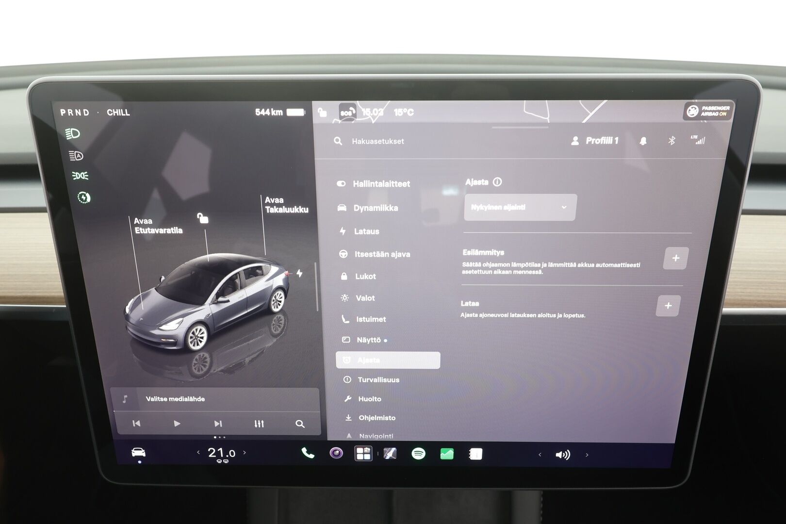Tesla Model 3 2023 Long Range - | ILP | ACC | Lasikatto | Matrix-LED | P.Kamera | Muistipenkki | Premium Audio | Kaistavahti | Navi | Keyless | 1-om Suomi-auto | 2x Latauskaapelit | Kahdet renkaat |