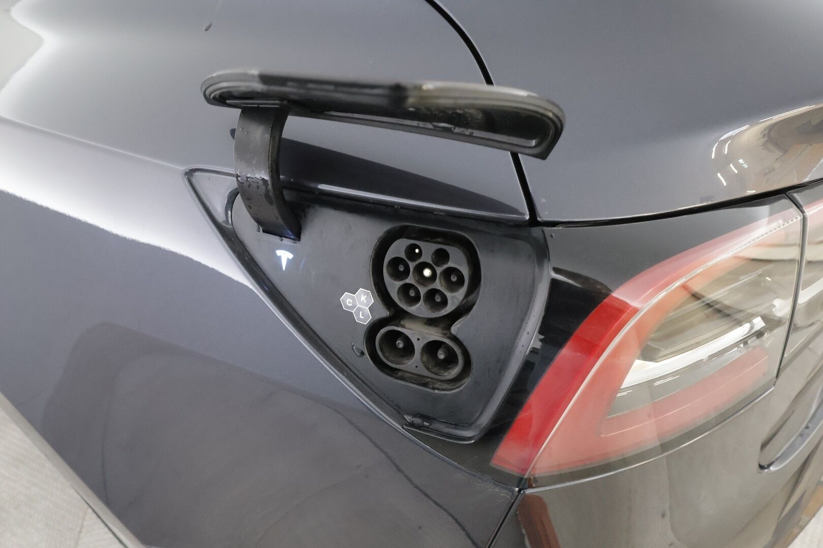 Tesla Model 3 2023 Long Range - | ILP | ACC | Lasikatto | Matrix-LED | P.Kamera | Muistipenkki | Premium Audio | Kaistavahti | Navi | Keyless | 1-om Suomi-auto | 2x Latauskaapelit | Kahdet renkaat |