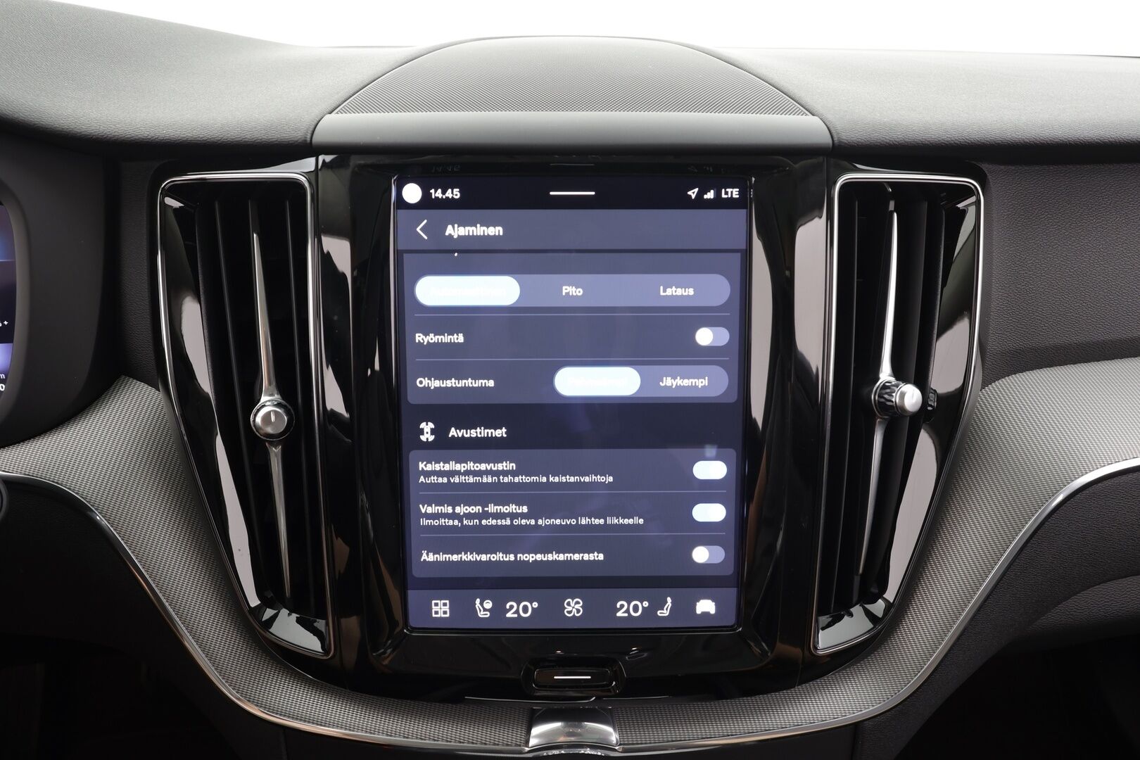 Volvo XC60 2023 T6 AWD Long Range Plus Dark aut - | ACC | Webasto | Koukku | Full LED | Panorama | High Performance Audio | Muistipenkit | P.kamera | Keyless | Apple&Android | Suomi-auto | Kahdet Renkaat | Merkkihuollettu |