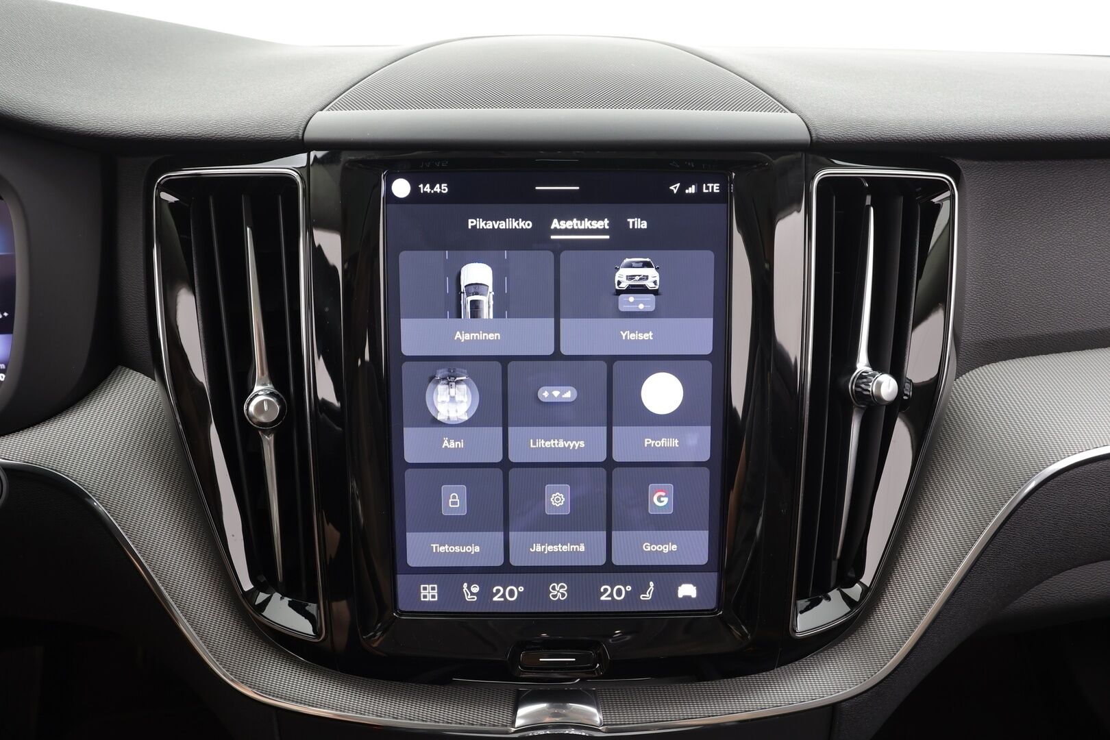 Volvo XC60 2023 T6 AWD Long Range Plus Dark aut - | ACC | Webasto | Koukku | Full LED | Panorama | High Performance Audio | Muistipenkit | P.kamera | Keyless | Apple&Android | Suomi-auto | Kahdet Renkaat | Merkkihuollettu |