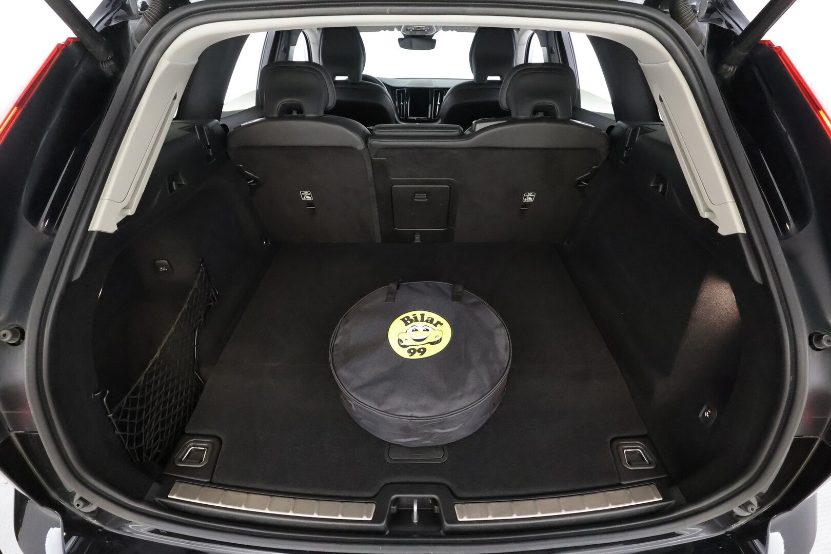 Volvo XC60 2023 T6 AWD Long Range Plus Dark aut - | ACC | Webasto | Koukku | Full LED | Panorama | High Performance Audio | Muistipenkit | P.kamera | Keyless | Apple&Android | Suomi-auto | Kahdet Renkaat | Merkkihuollettu |