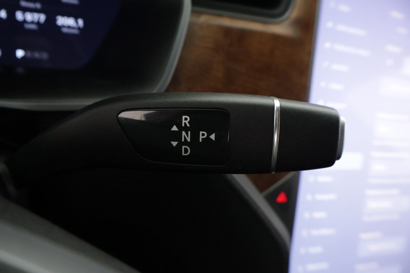 TESLA MODEL S 2020 Dual Motor Long Range AWD * Facelift / Autopilot / CCS / Ilma-Alusta / Premium Audio / Lasikatto / Nahat * - * Kahdet renkaat vanteineen / Pearl White * - HULLU BLACKWEEK KORKOTARJOUS 2,49%