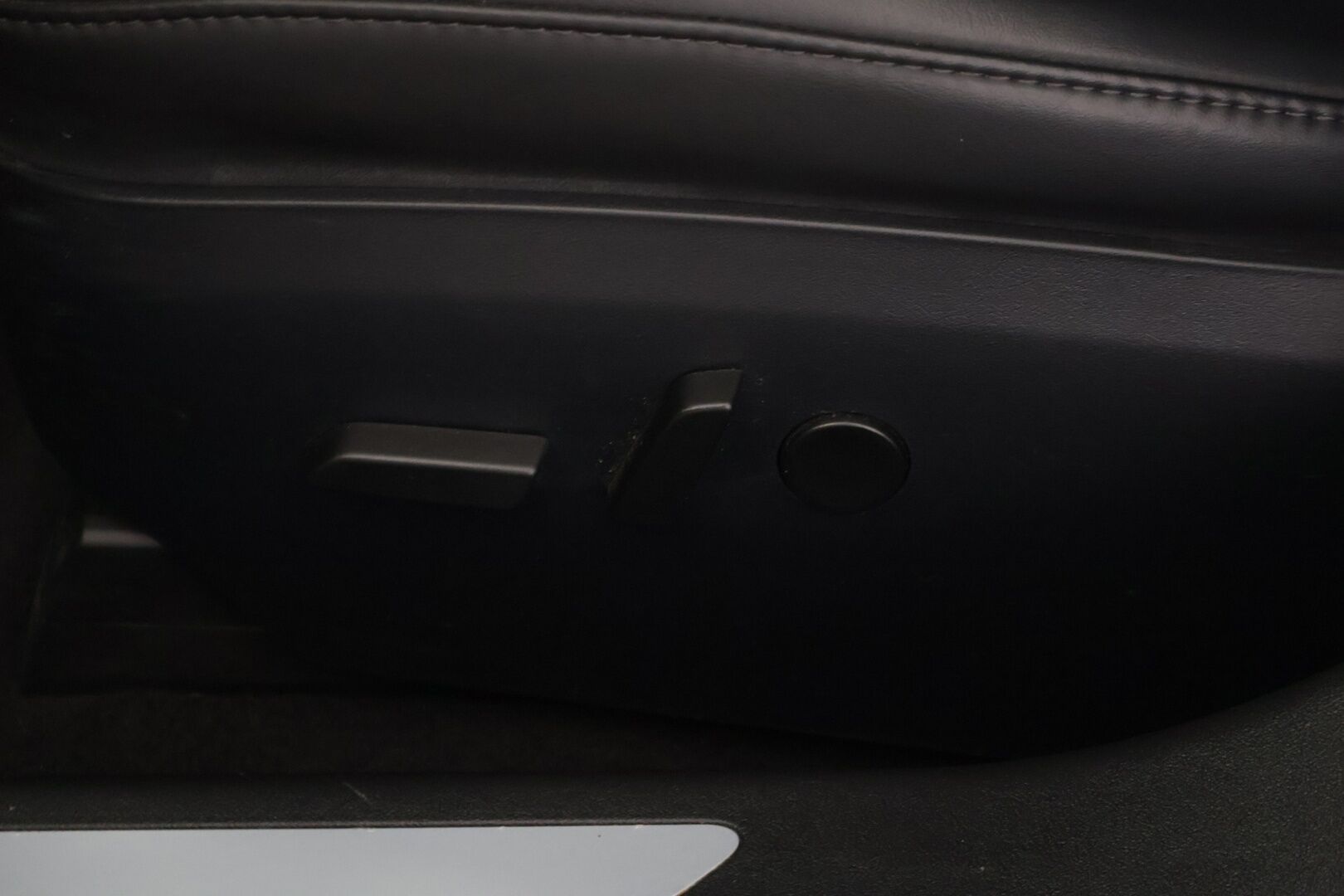 TESLA MODEL S 2020 Dual Motor Long Range AWD * Facelift / Autopilot / CCS / Ilma-Alusta / Premium Audio / Lasikatto / Nahat * - * Kahdet renkaat vanteineen / Pearl White * - HULLU BLACKWEEK KORKOTARJOUS 2,49%