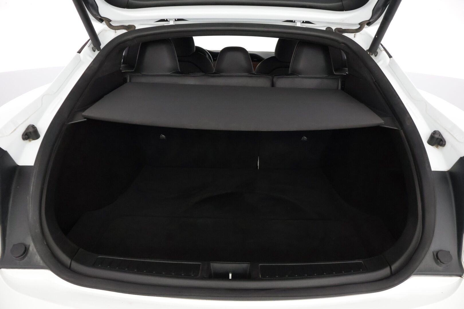 TESLA MODEL S 2020 Dual Motor Long Range AWD * Facelift / Autopilot / CCS / Ilma-Alusta / Premium Audio / Lasikatto / Nahat * - * Kahdet renkaat vanteineen / Pearl White * - HULLU BLACKWEEK KORKOTARJOUS 2,49%