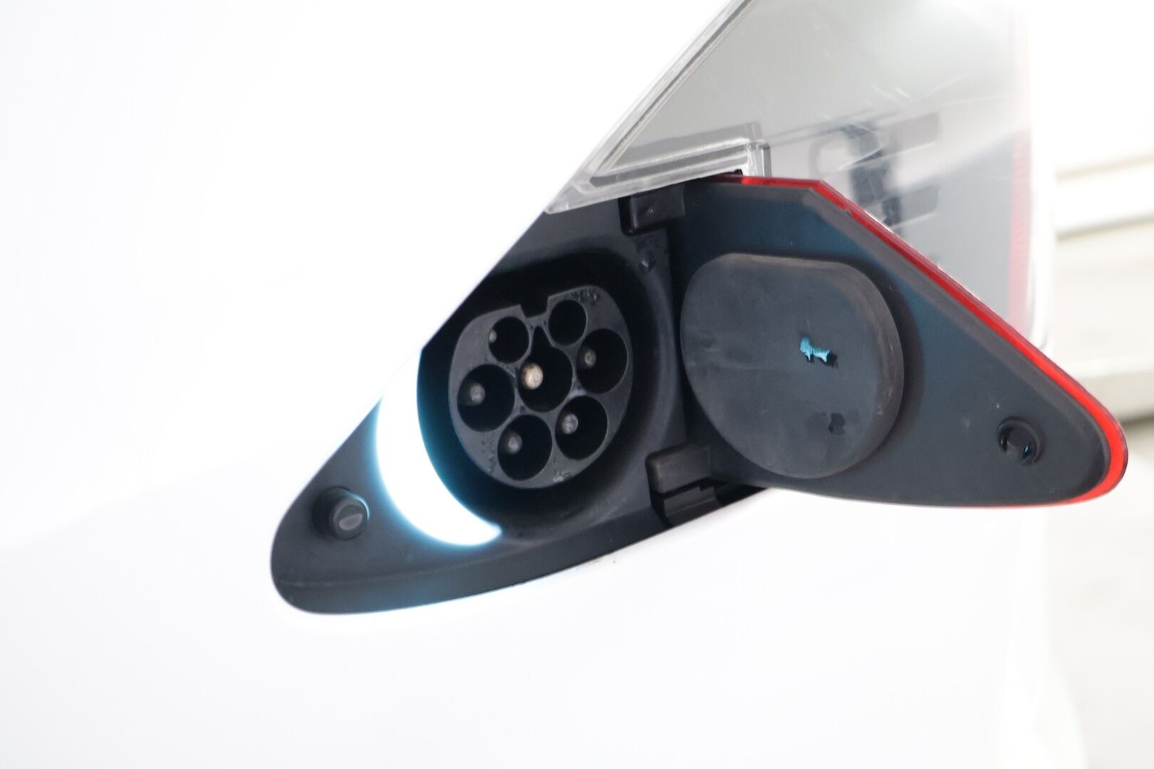 TESLA MODEL S 2020 Dual Motor Long Range AWD * Facelift / Autopilot / CCS / Ilma-Alusta / Premium Audio / Lasikatto / Nahat * - * Kahdet renkaat vanteineen / Pearl White * - HULLU BLACKWEEK KORKOTARJOUS 2,49%