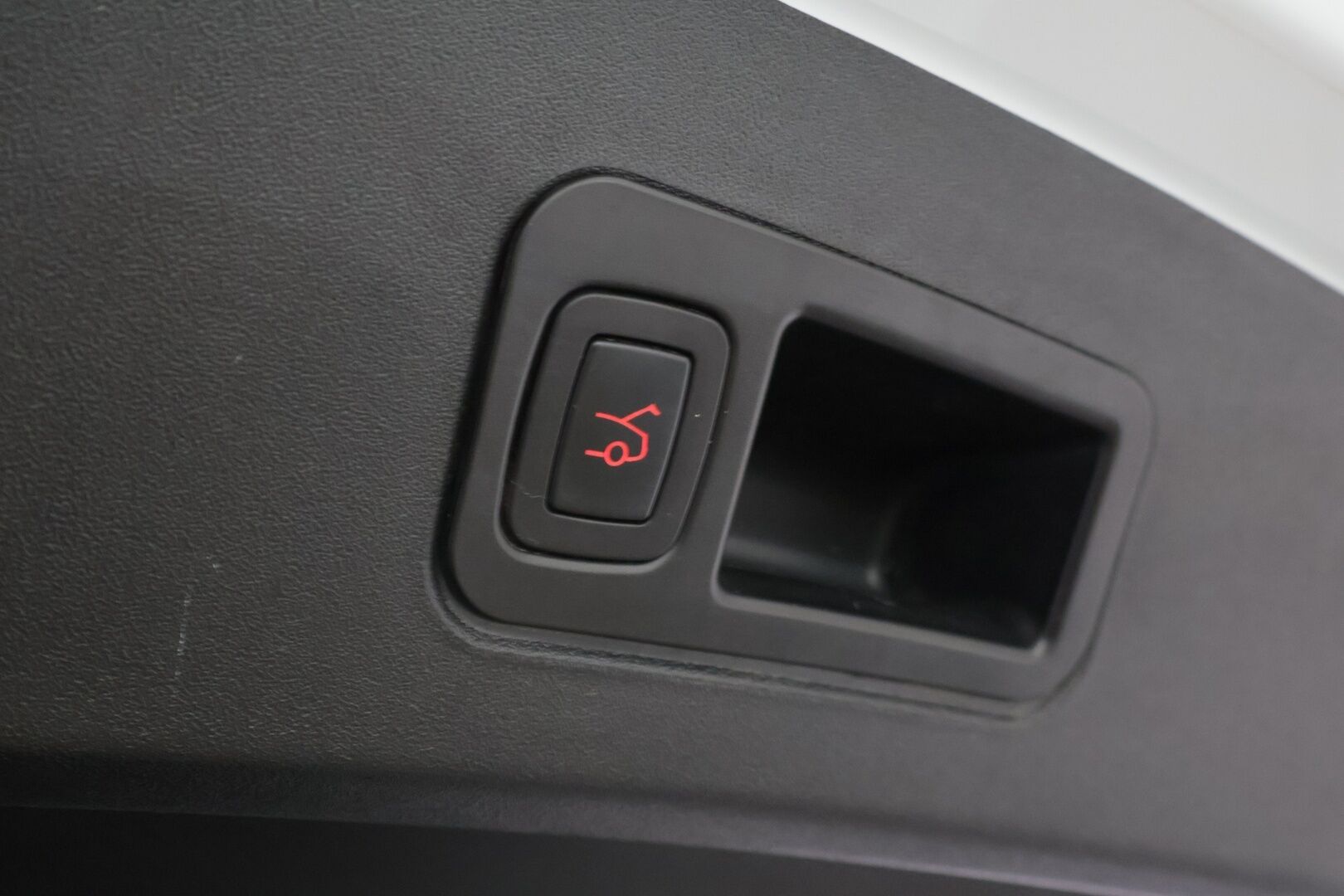 TESLA MODEL S 2020 Dual Motor Long Range AWD * Facelift / Autopilot / CCS / Ilma-Alusta / Premium Audio / Lasikatto / Nahat * - * Kahdet renkaat vanteineen / Pearl White * - HULLU BLACKWEEK KORKOTARJOUS 2,49%