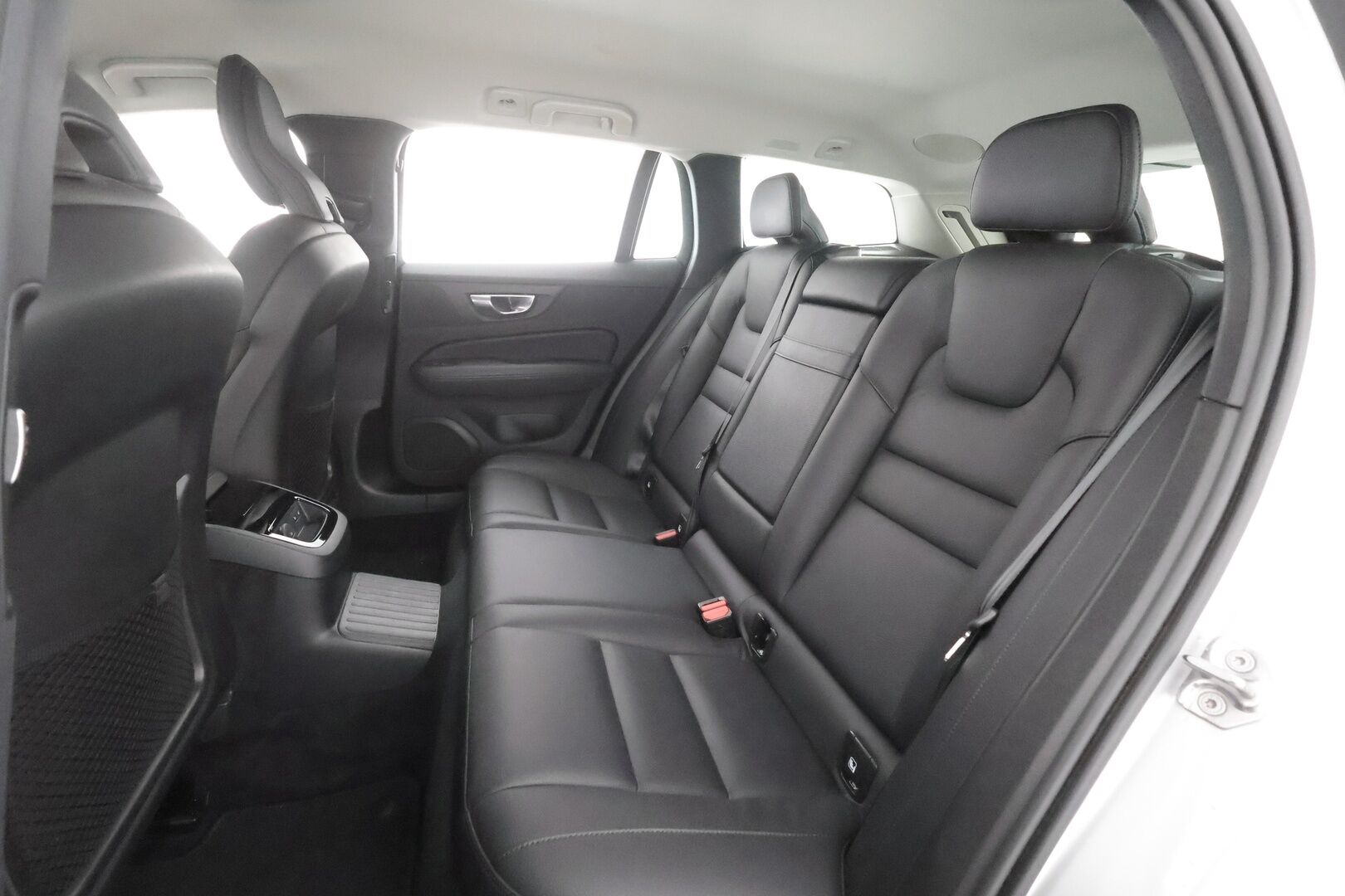 Volvo V60 2021 T8 TwE AWD Inscription aut - | H&K | Webasto | Koukku | ACC | LED | P.Kamera | Sporttipenkki Muistilla | Katveavustin | Kaistavahti | Navi | Keyless | Kahdet renkaat |