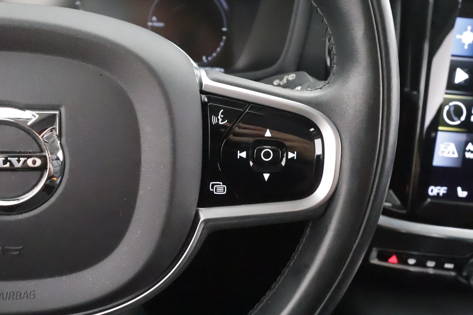 Volvo V60 2021 T8 TwE AWD Inscription aut - | H&K | Webasto | Koukku | ACC | LED | P.Kamera | Sporttipenkki Muistilla | Katveavustin | Kaistavahti | Navi | Keyless | Kahdet renkaat |