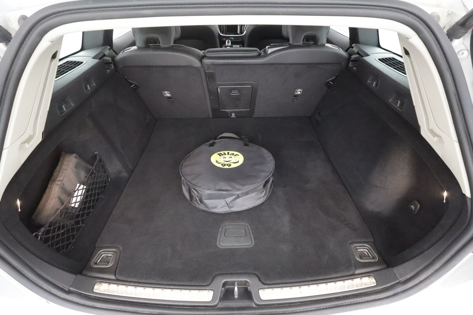 Volvo V60 2021 T8 TwE AWD Inscription aut - | H&K | Webasto | Koukku | ACC | LED | P.Kamera | Sporttipenkki Muistilla | Katveavustin | Kaistavahti | Navi | Keyless | Kahdet renkaat |